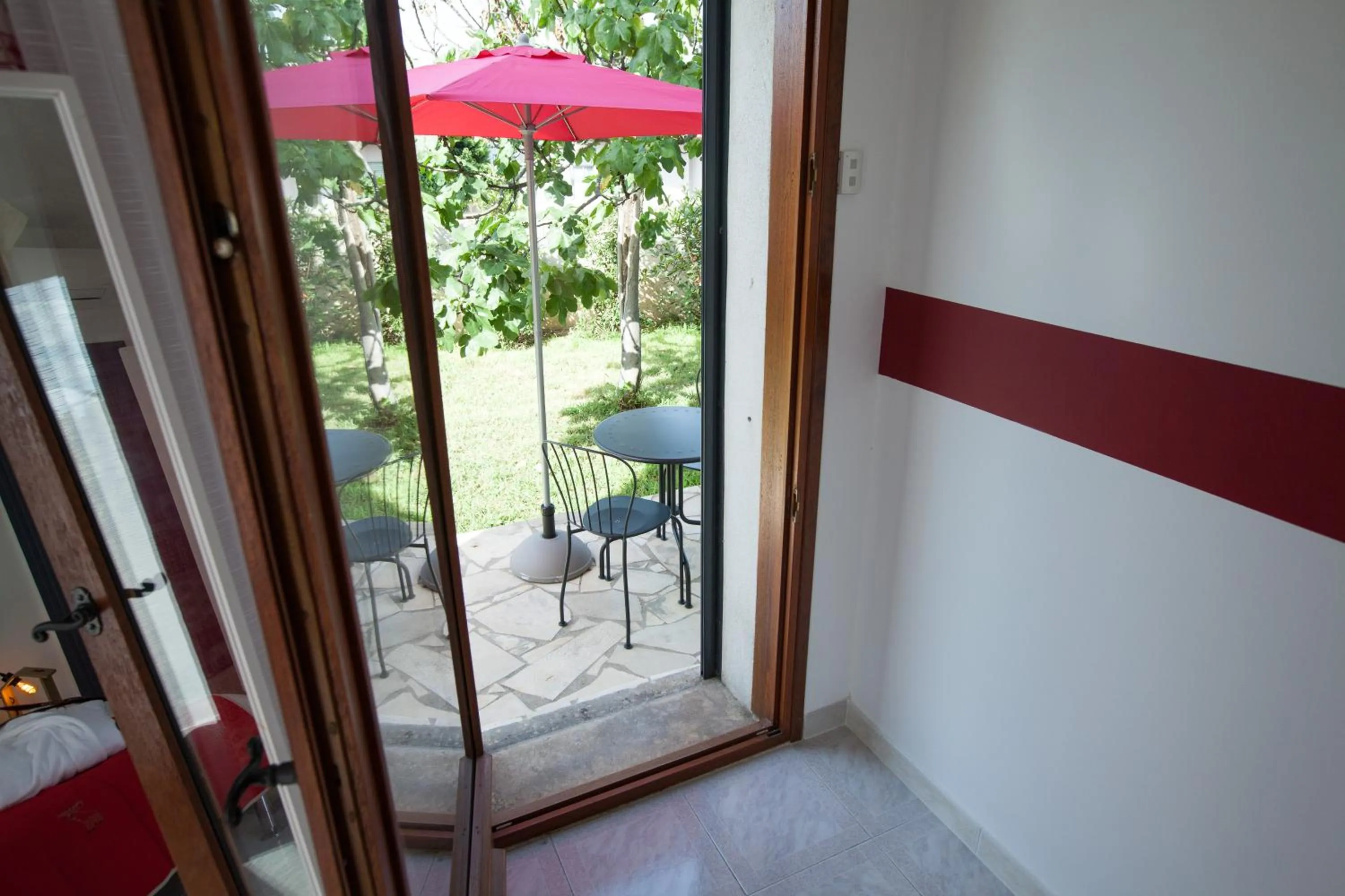 Garden view in Les villas du triangle - chambres d'hôtes