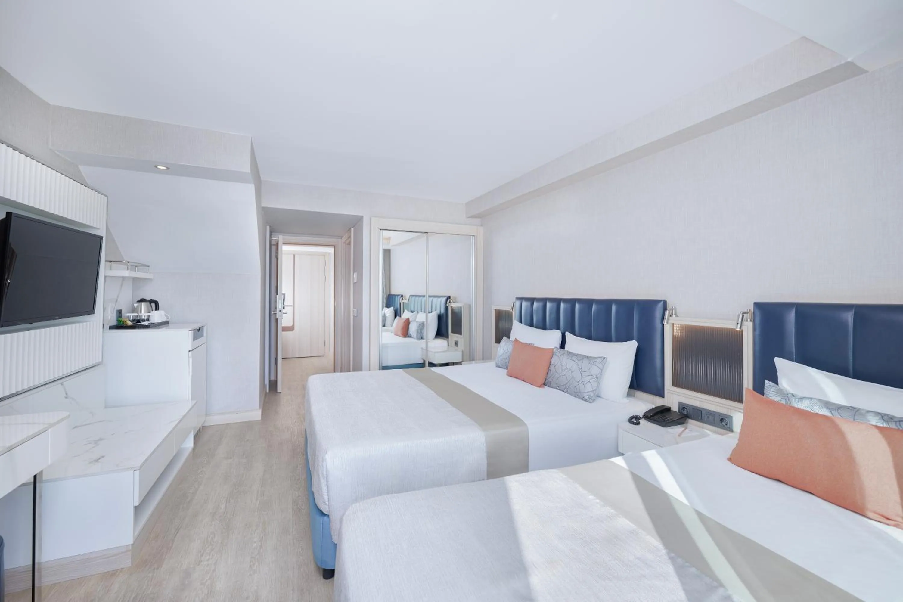 Bedroom in Lago Hotel