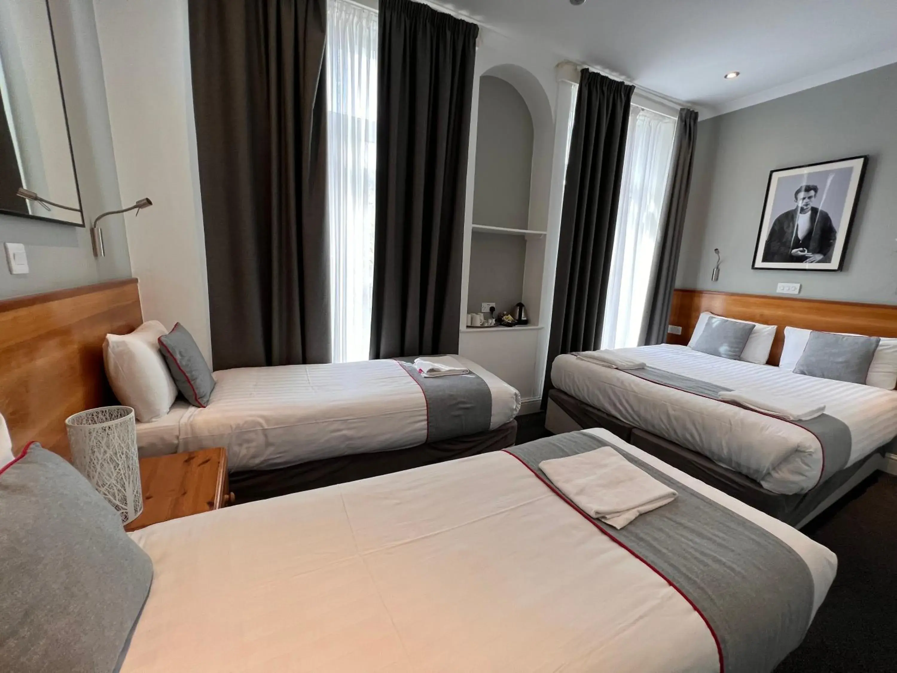 Deluxe Quadruple Room in Apollo Hotel Kings Cross Deluxe Quadruple Room in Apollo Hotel Kings Cross