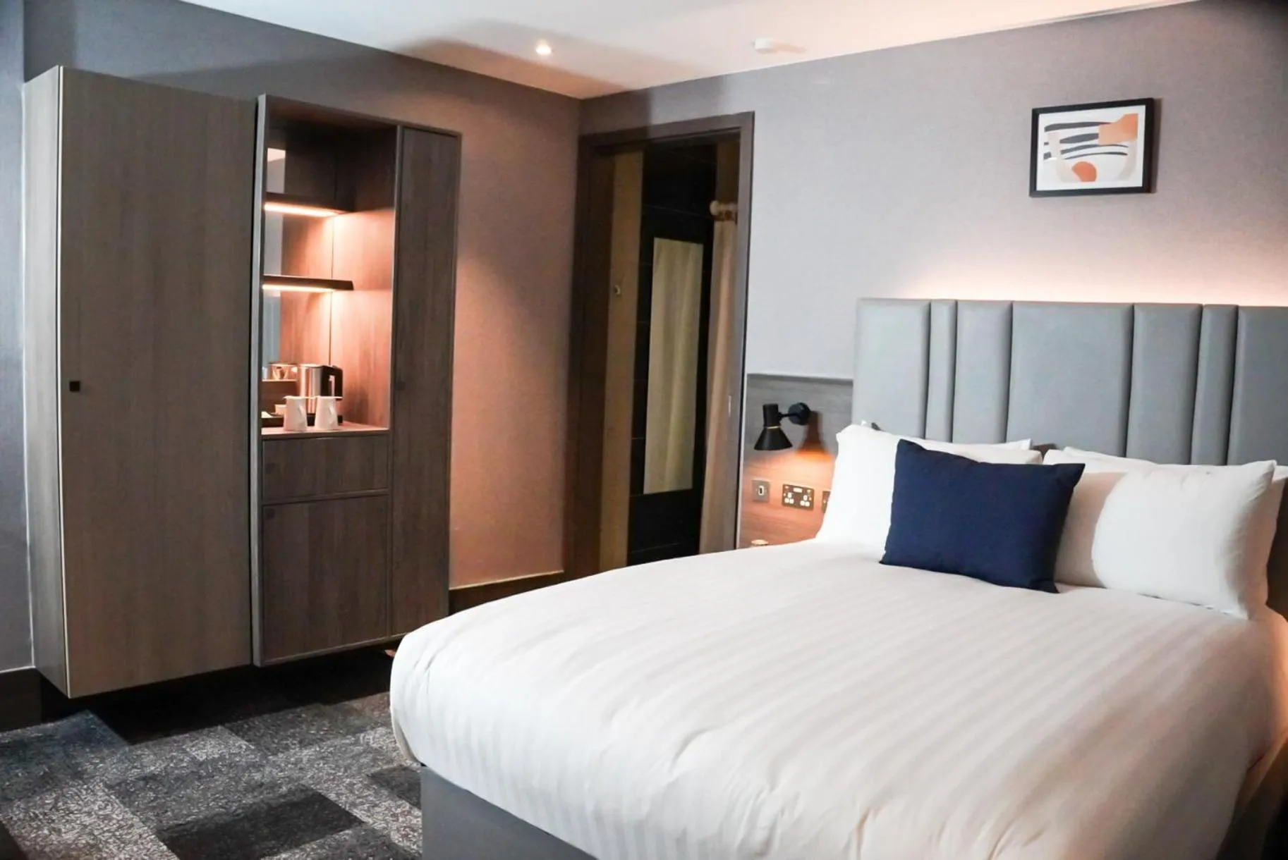 Photo of the whole room, Bed in Crowne Plaza London - Kingston by IHG