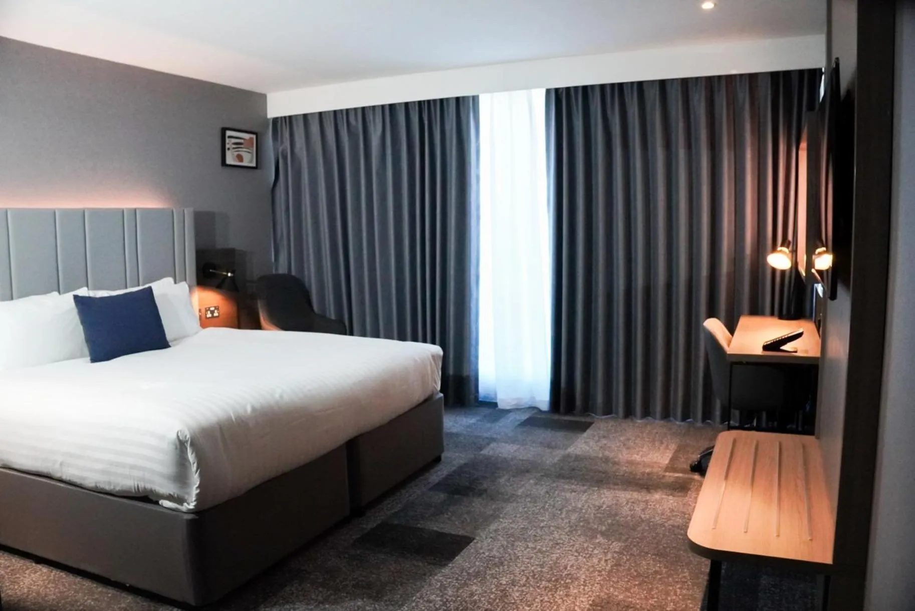 Photo of the whole room, Bed in Crowne Plaza London - Kingston by IHG