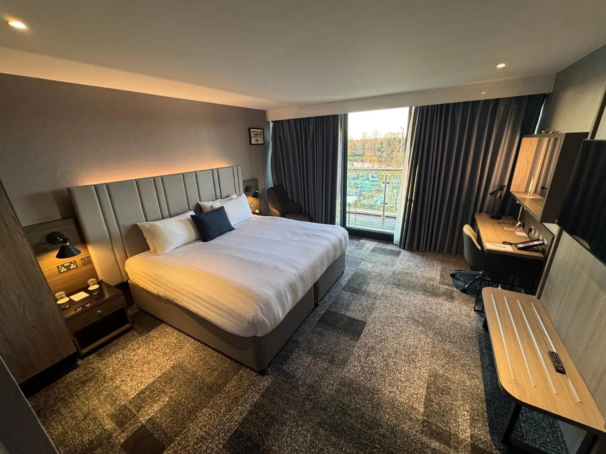 Photo of the whole room, Bed in Crowne Plaza London - Kingston by IHG