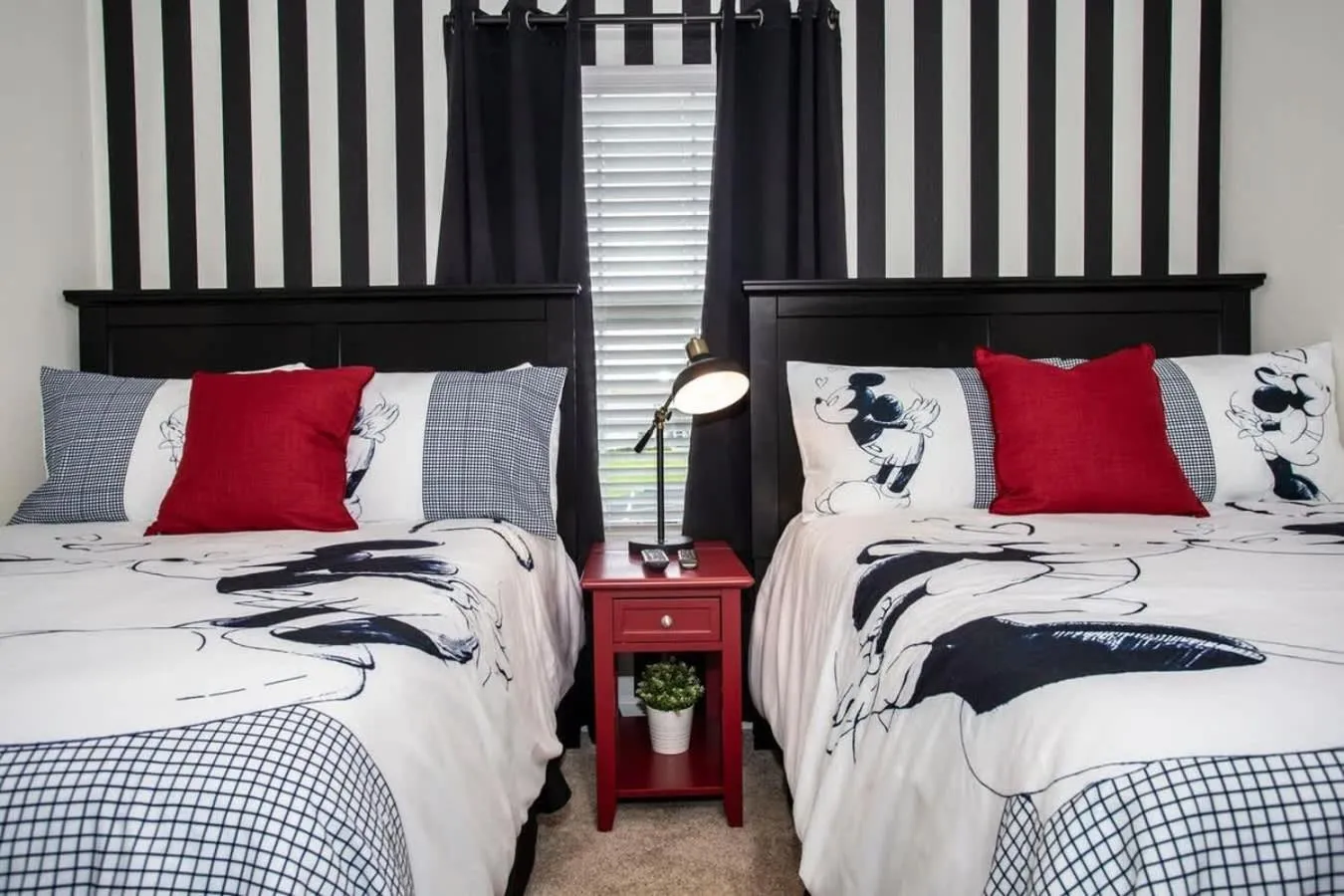 Bed in Four Bedrooms at StoreyLakeResort 3063