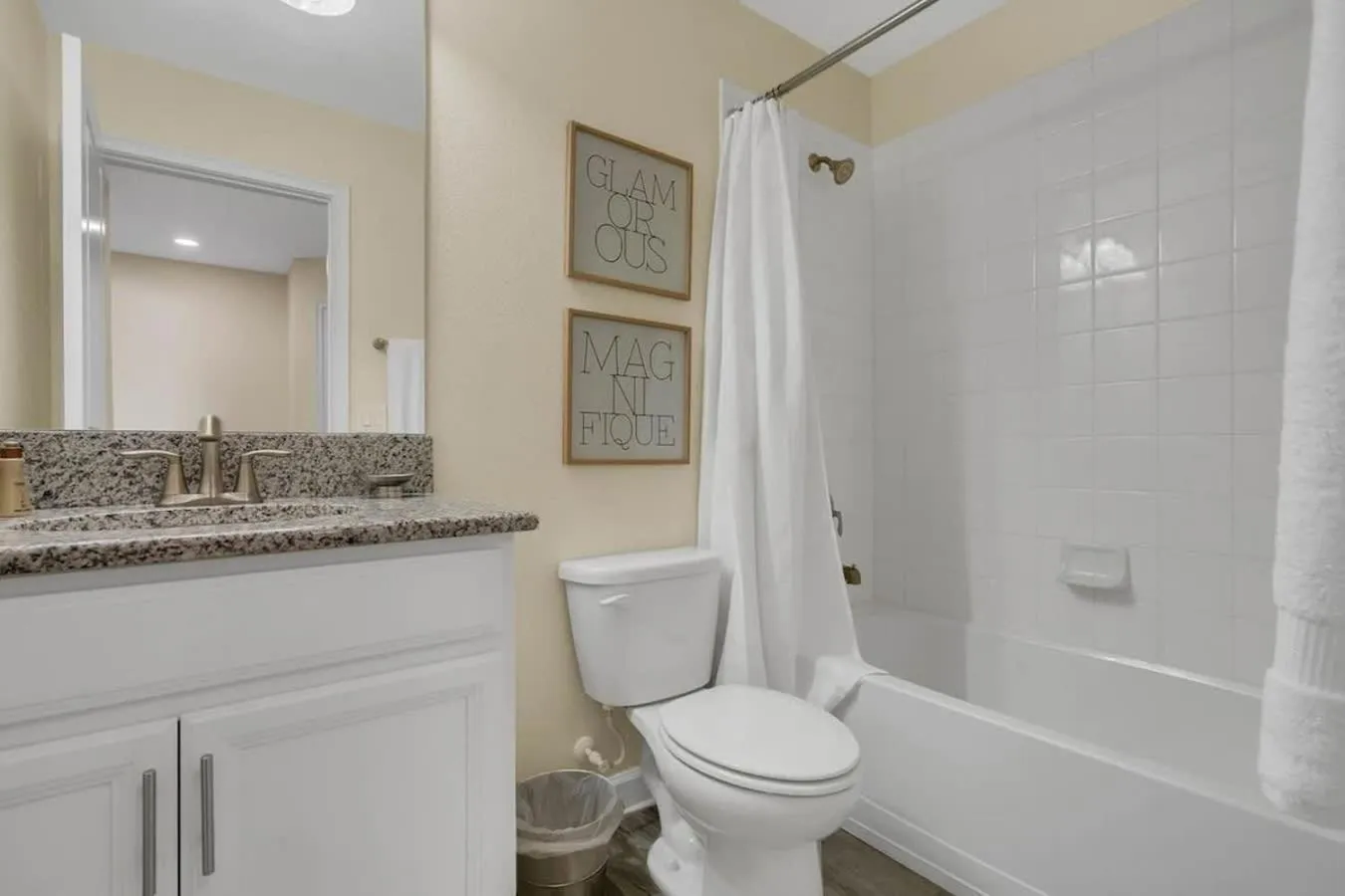 Five Bedrooms Single Family 4759