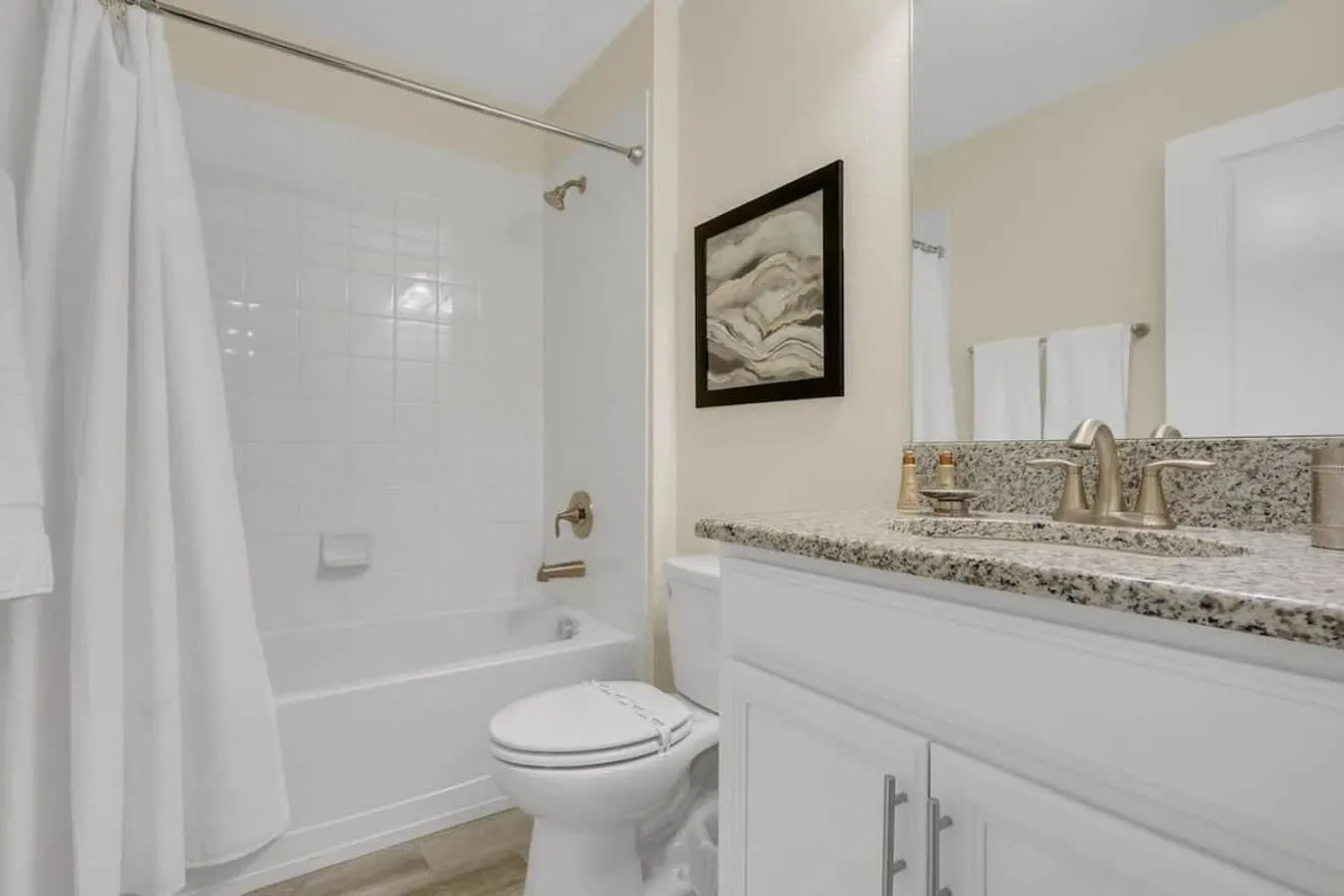 Five Bedrooms Single Family 4759