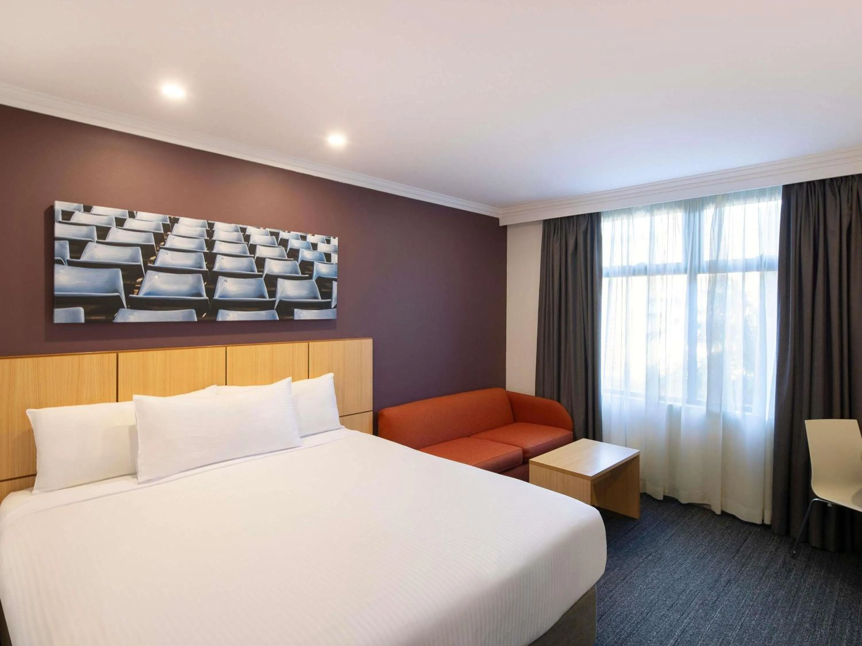 Bedroom, Bed in Mercure Sydney Blacktown