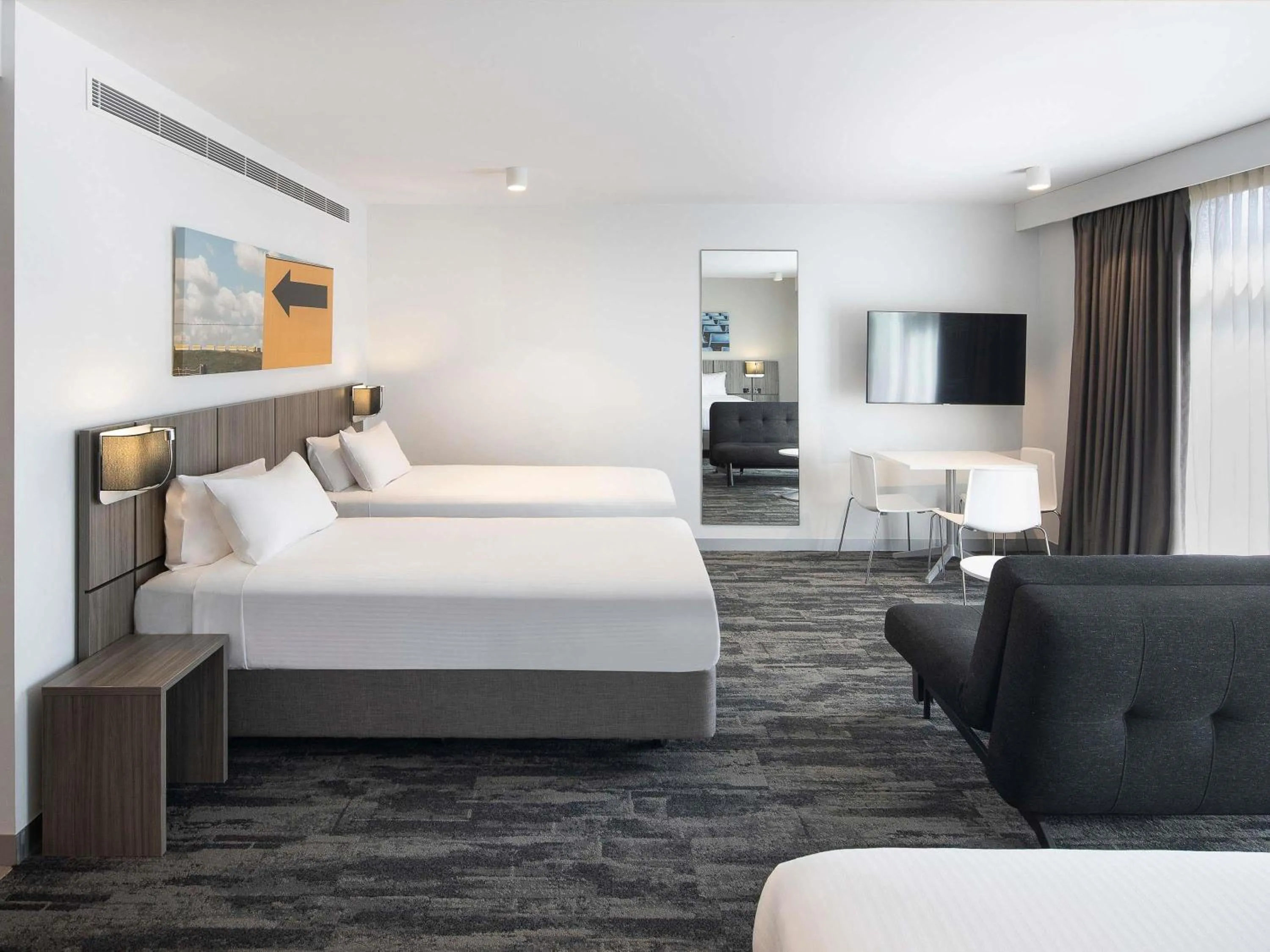 Bedroom, Bed in Mercure Sydney Blacktown