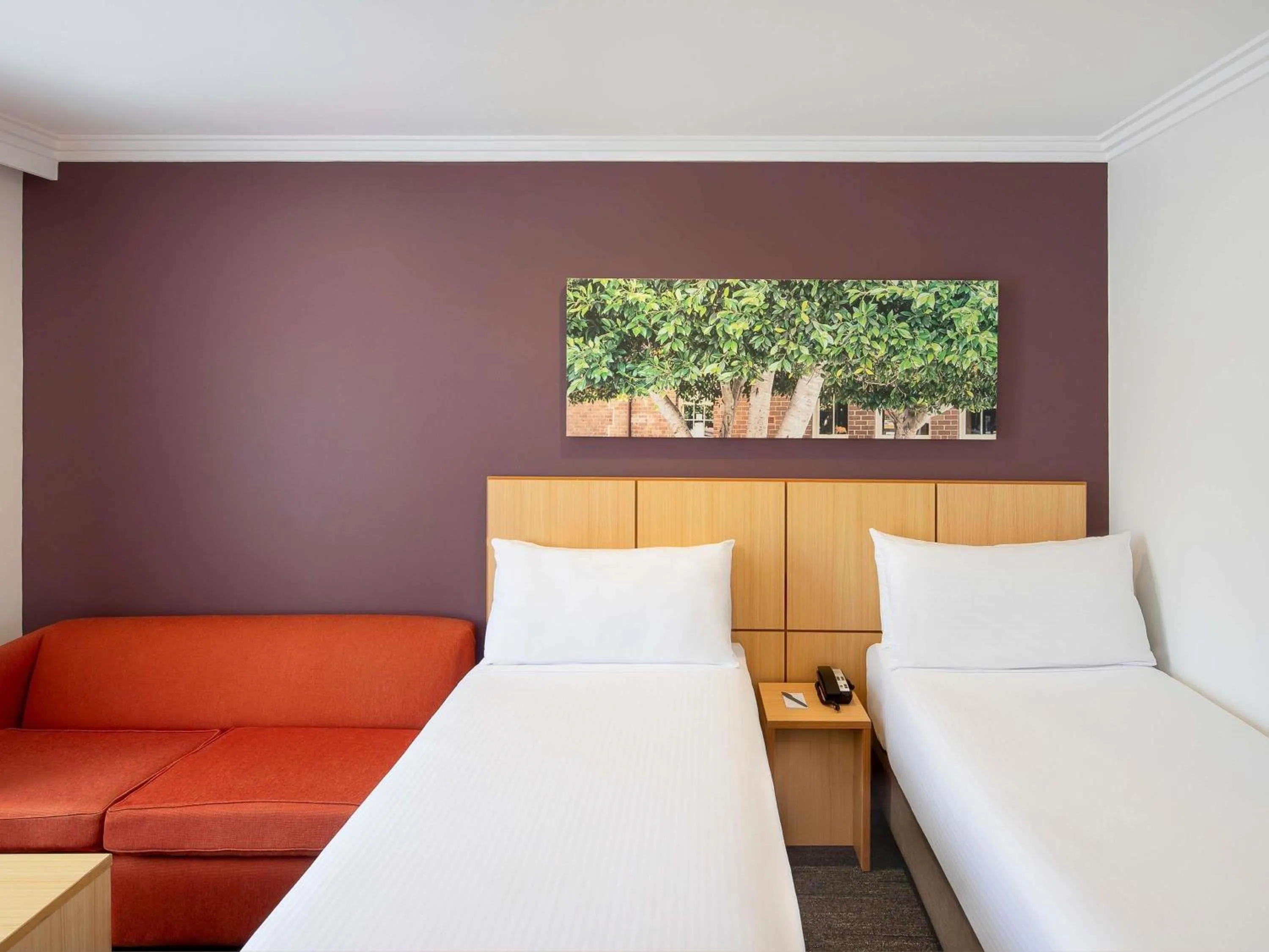 Bedroom, Bed in Mercure Sydney Blacktown