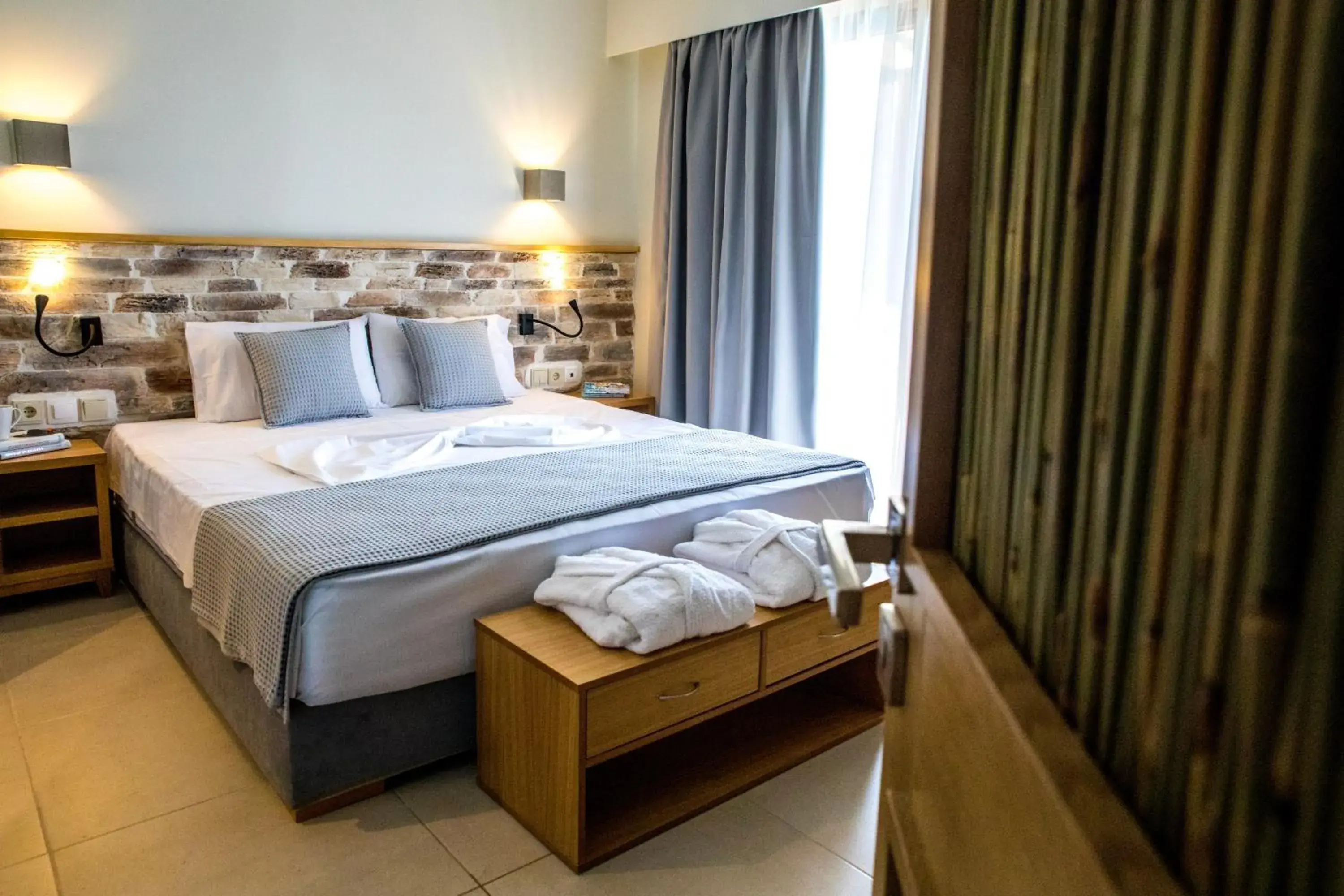 Panorama Suite in Blue Green Bay Panorama Suite in Blue Green Bay