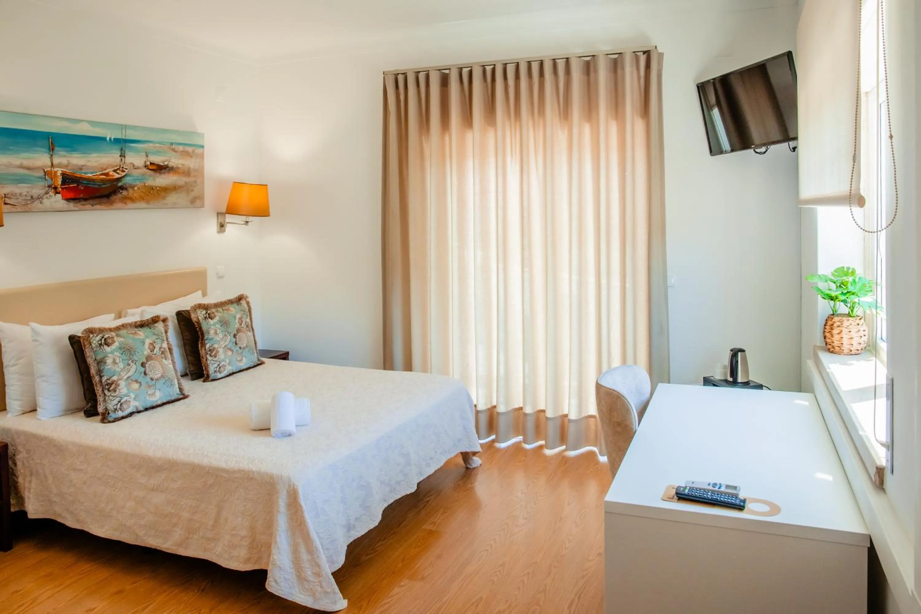 Property building, Bed in Hotel Larverde