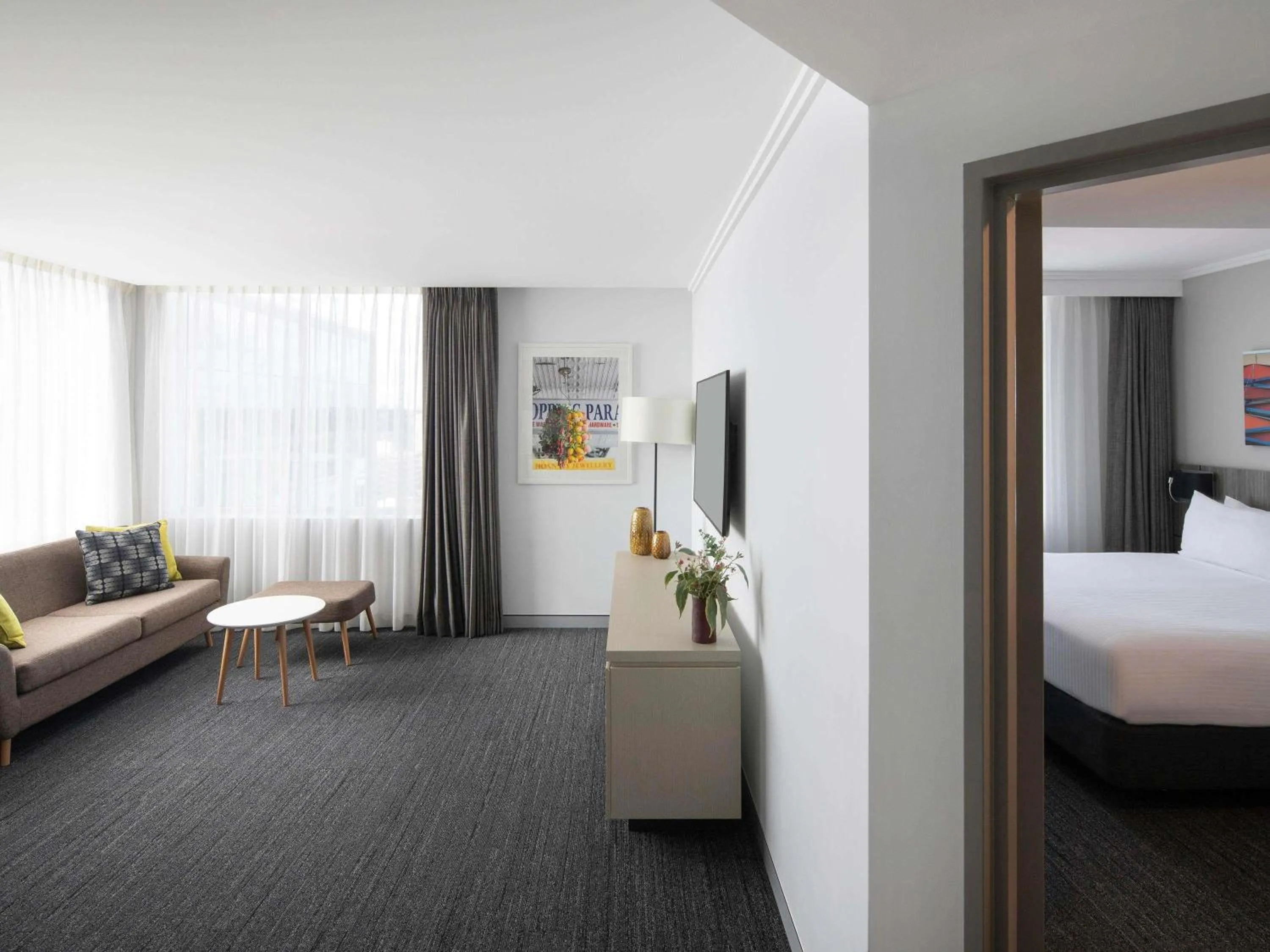 Bedroom, Bed in Mercure Sydney Bankstown