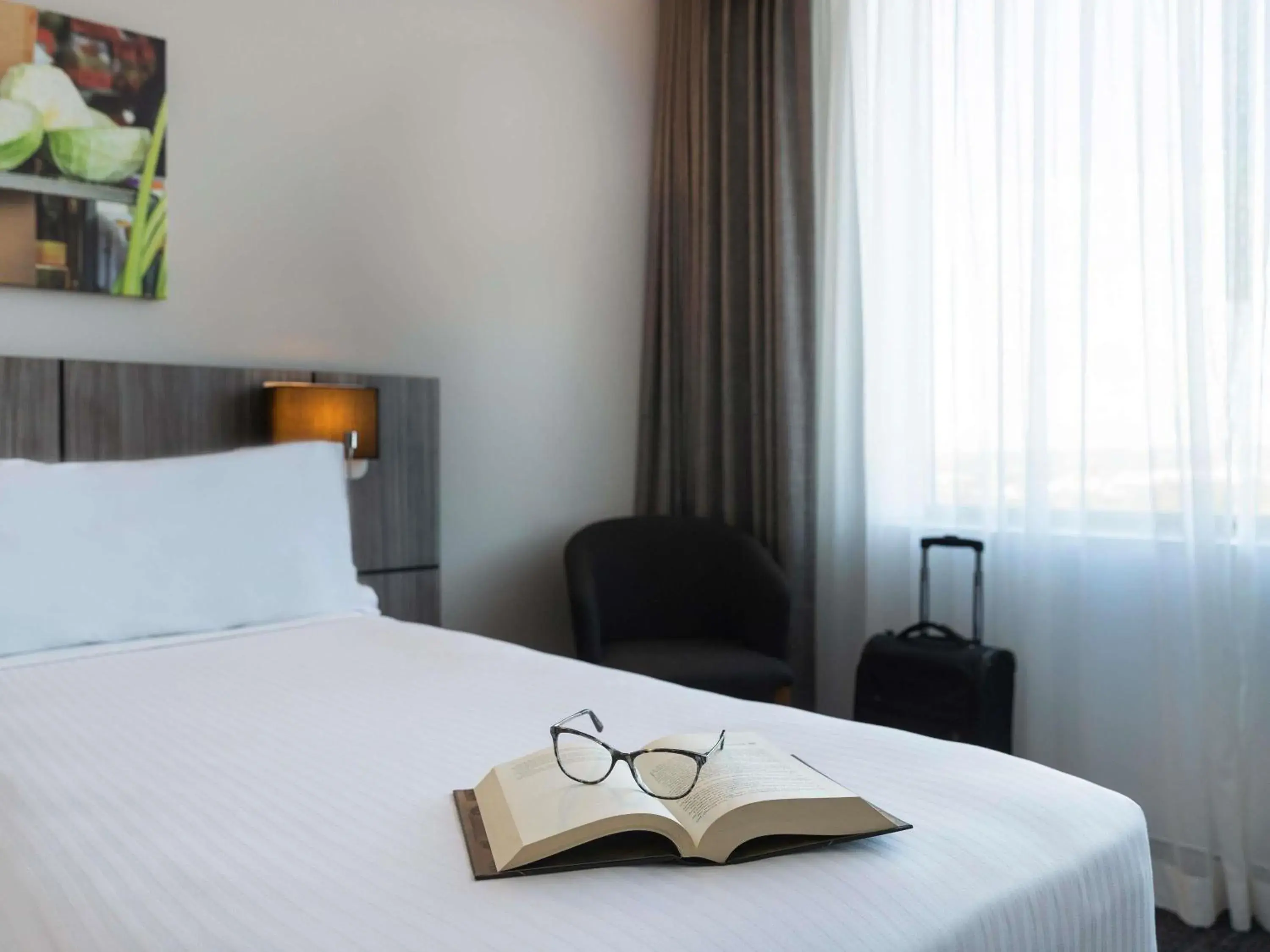 Superior King Room in Mercure Sydney Bankstown Superior King Room in Mercure Sydney Bankstown