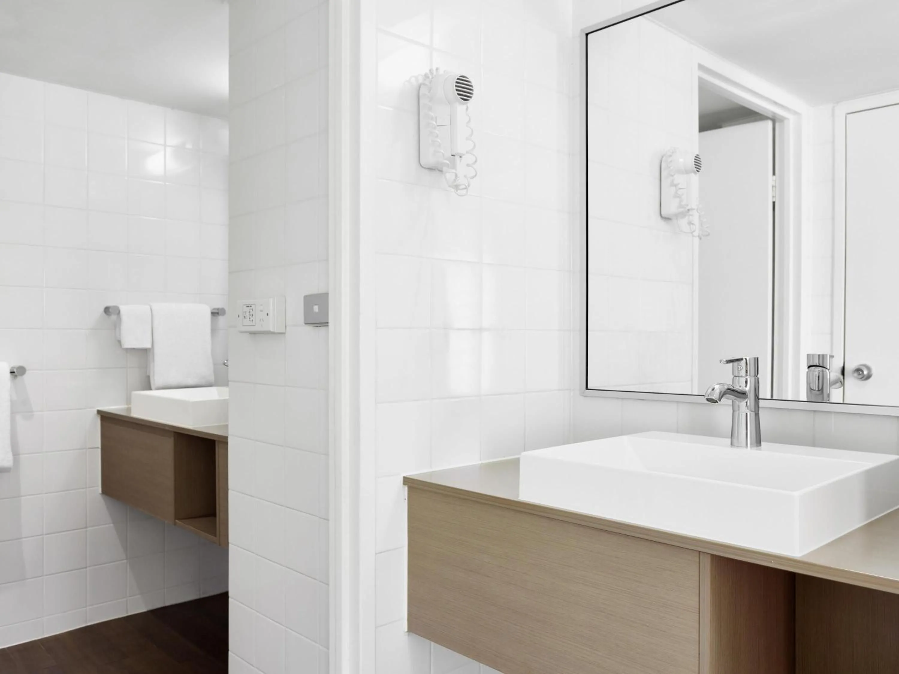 Bedroom in ibis Melbourne Hotel and Apartments