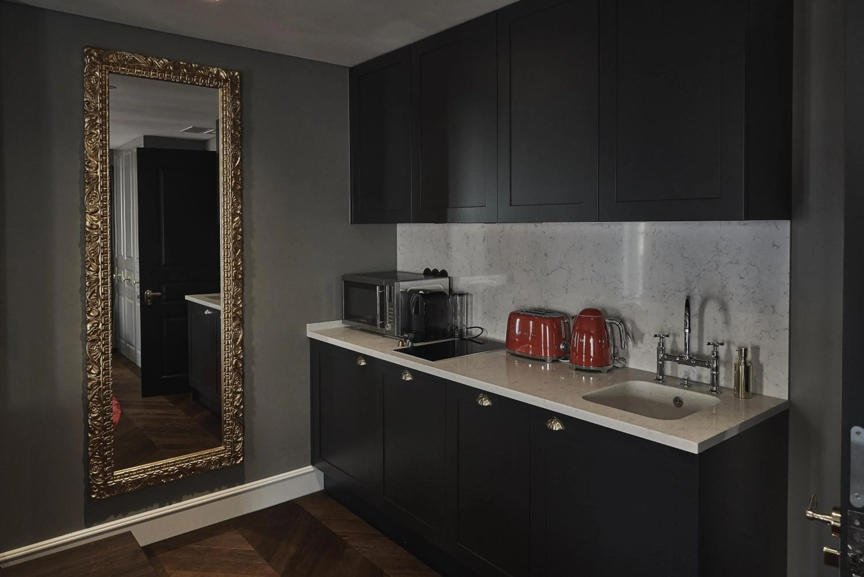 Kitchen or kitchenette in O Artista Suites by Europe