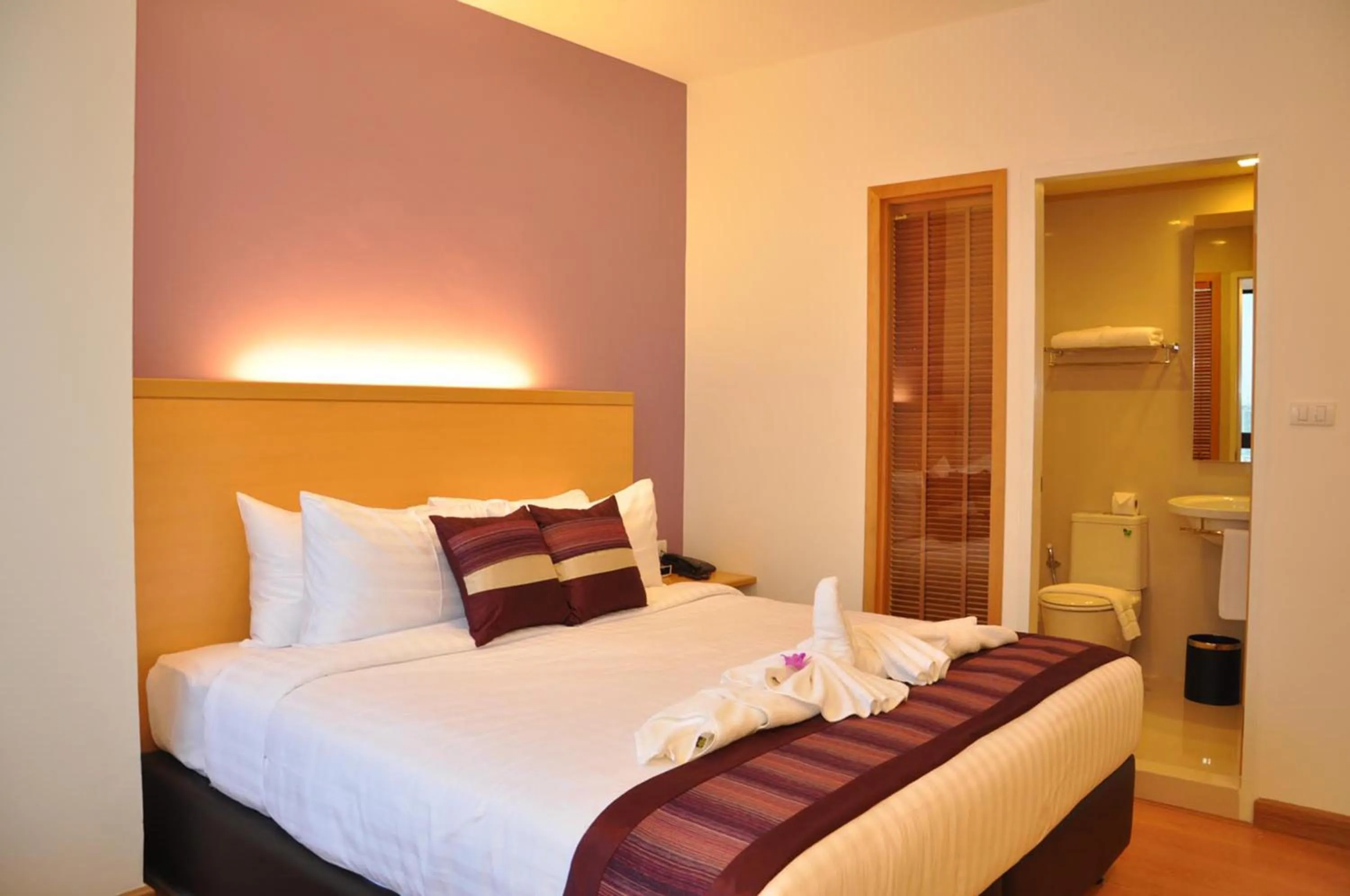 Bed in Iyarin @ Tuk Chang Hotel