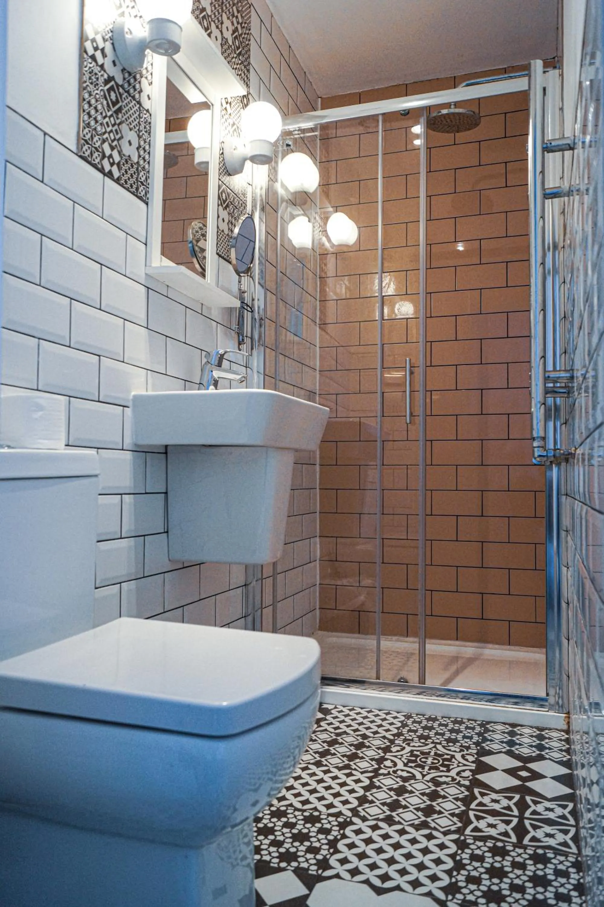 Bathroom in Plaza Hotel