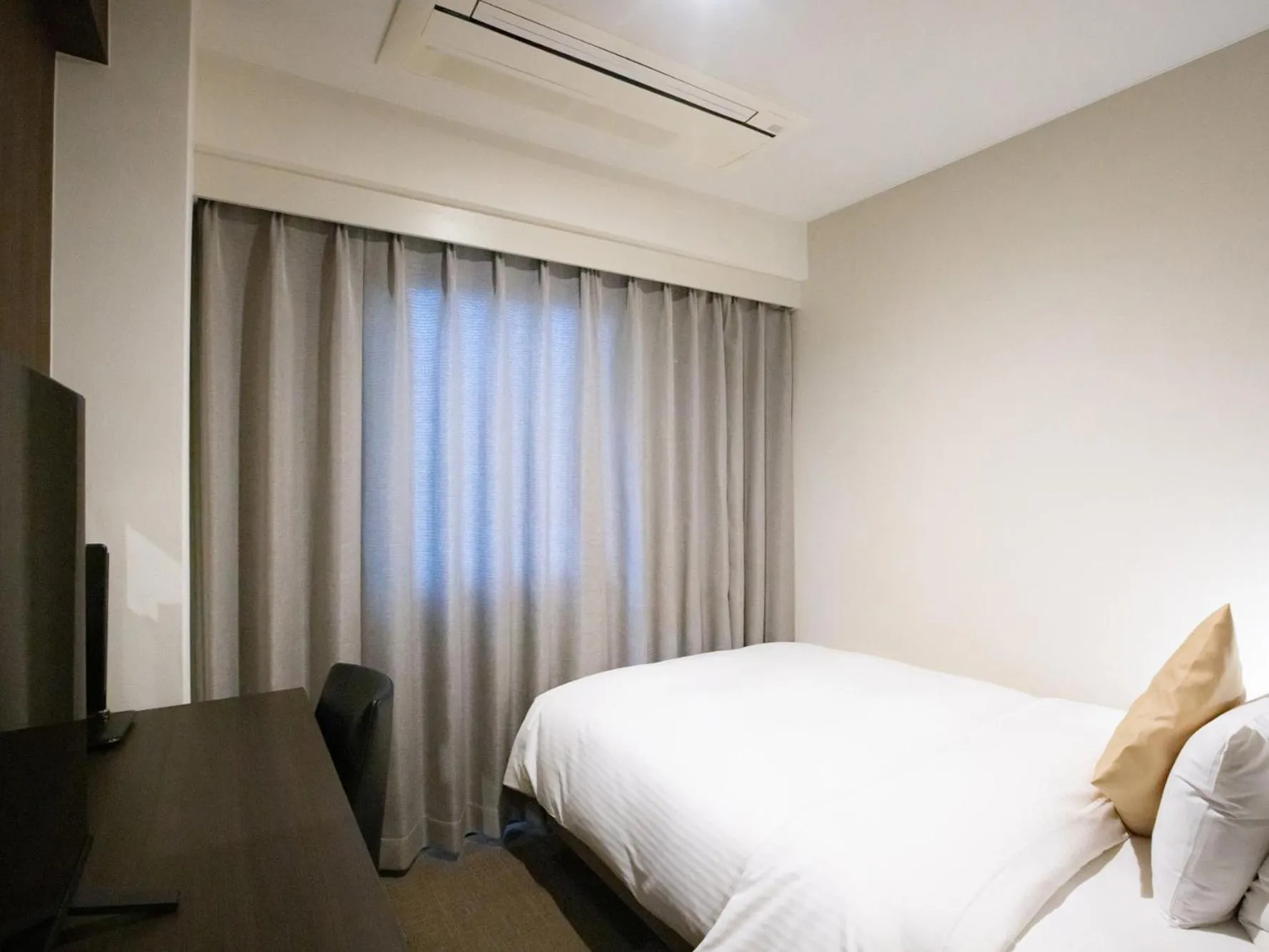 Photo of the whole room, Bed in Hotel Shuranza Chiba