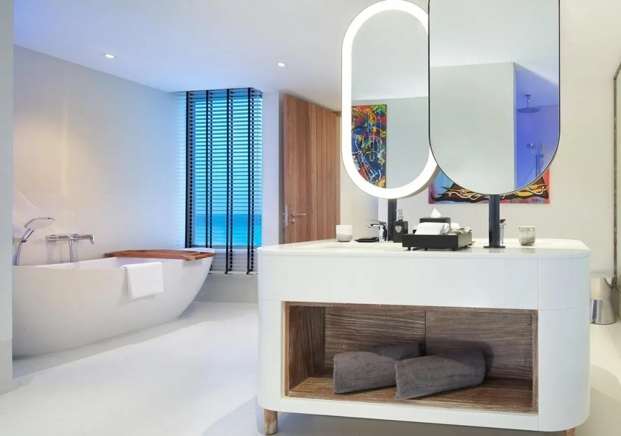 Bathroom, Bed in Hard Rock Hotel Maldives - FREE transfer for stays from 01st Mar to 31st Oct 2026