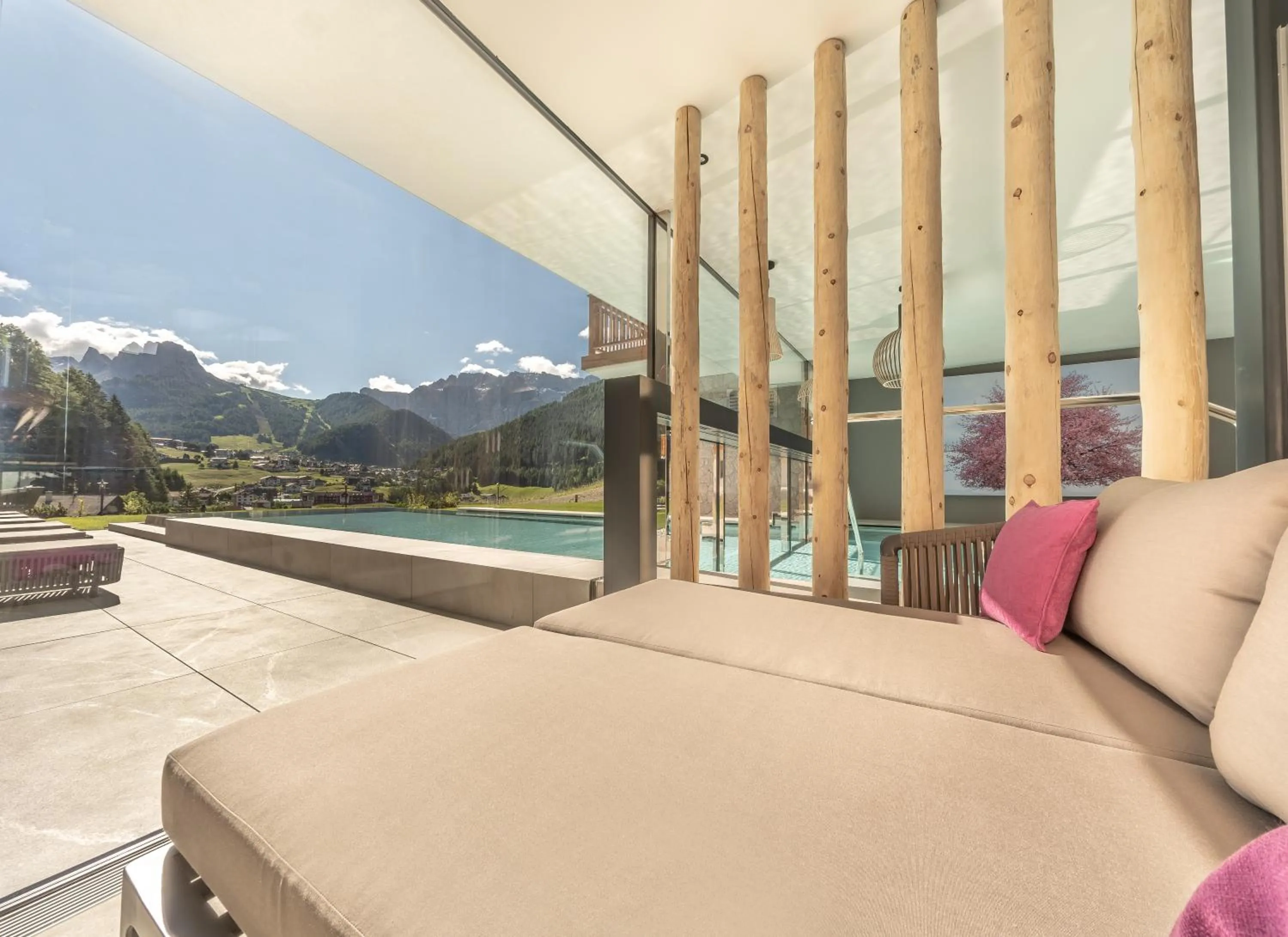 Swimming pool in Hotel Rodella