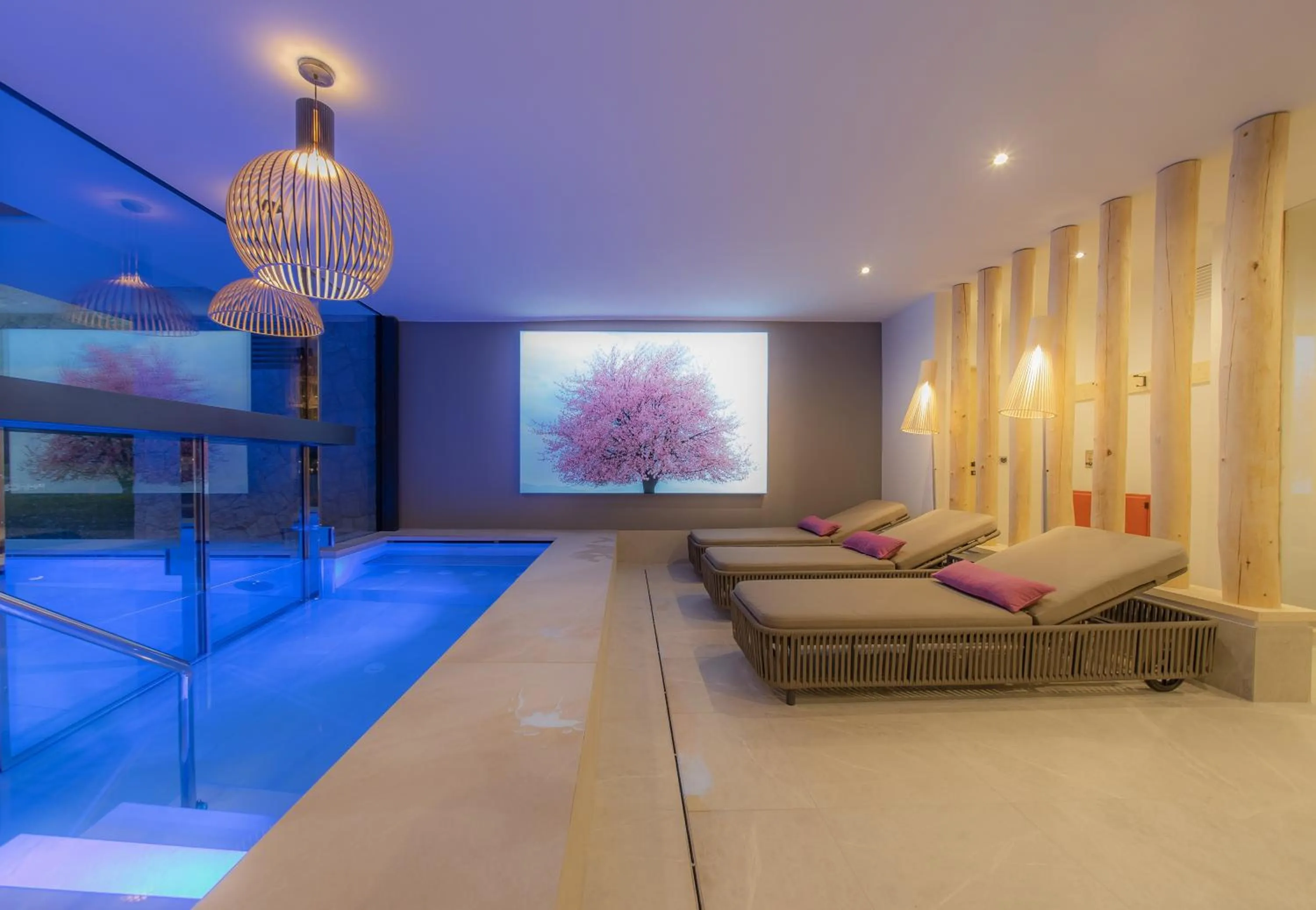 Swimming pool in Hotel Rodella