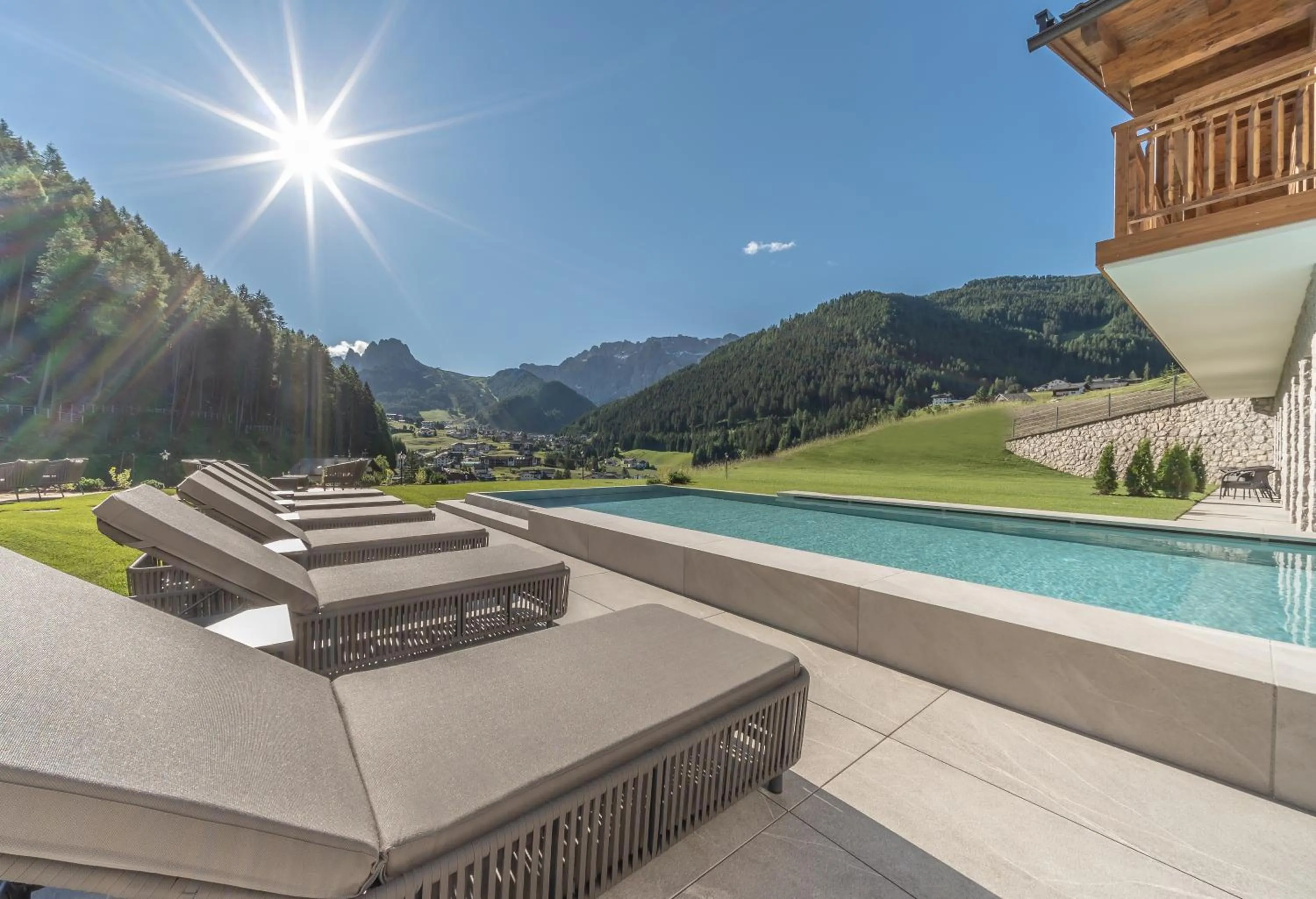 Swimming pool in Hotel Rodella