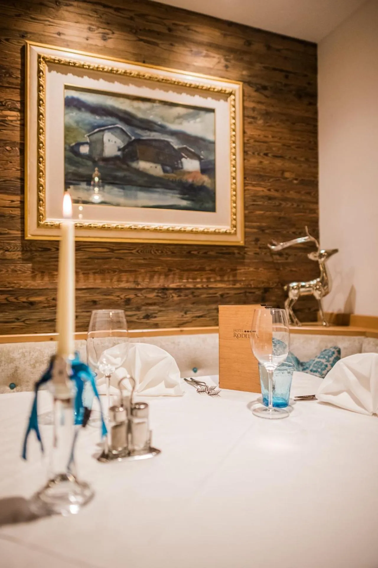 Restaurant/places to eat, Bed in Hotel Rodella