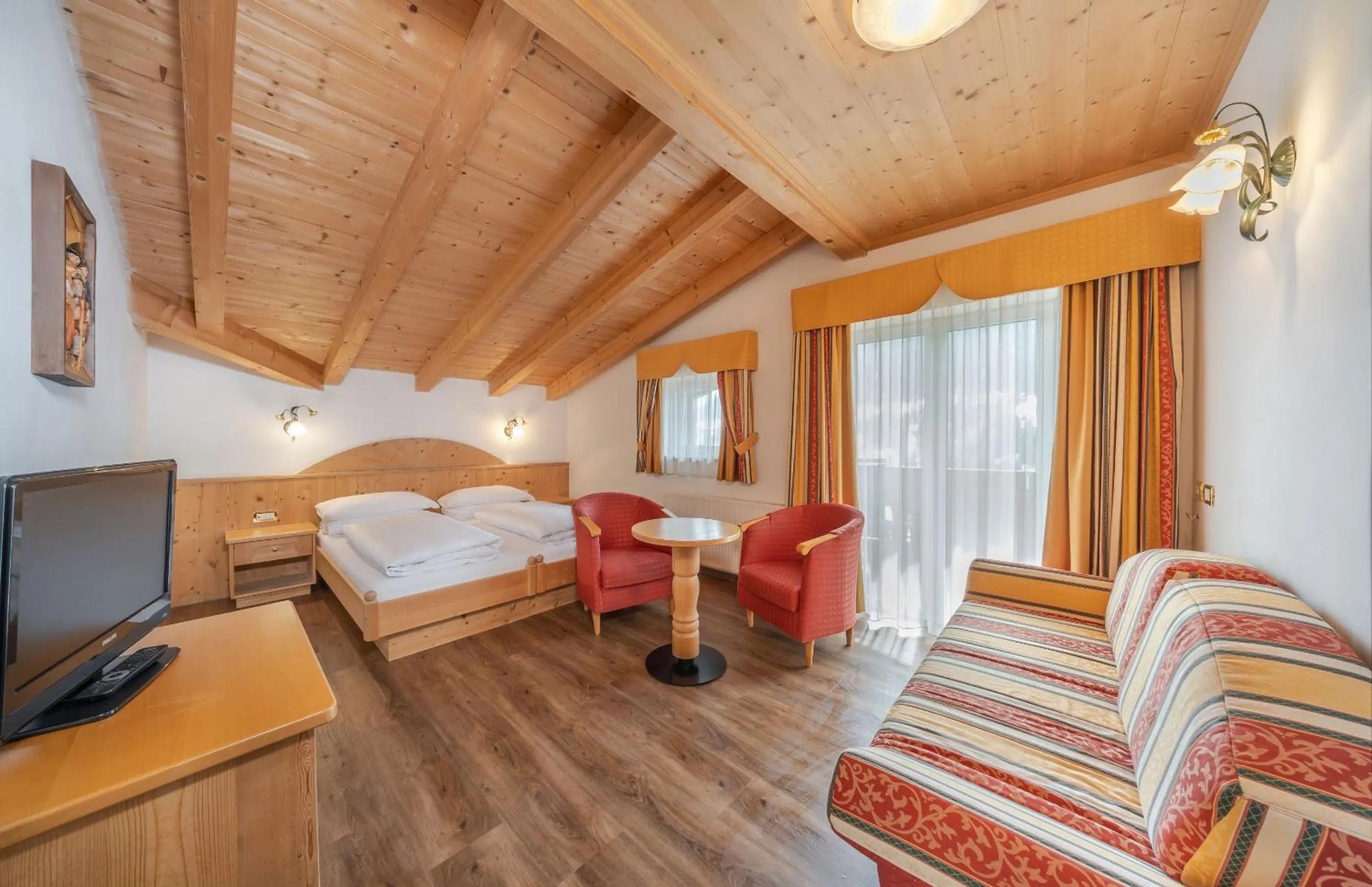 Photo of the whole room, Bed in Hotel Rodella