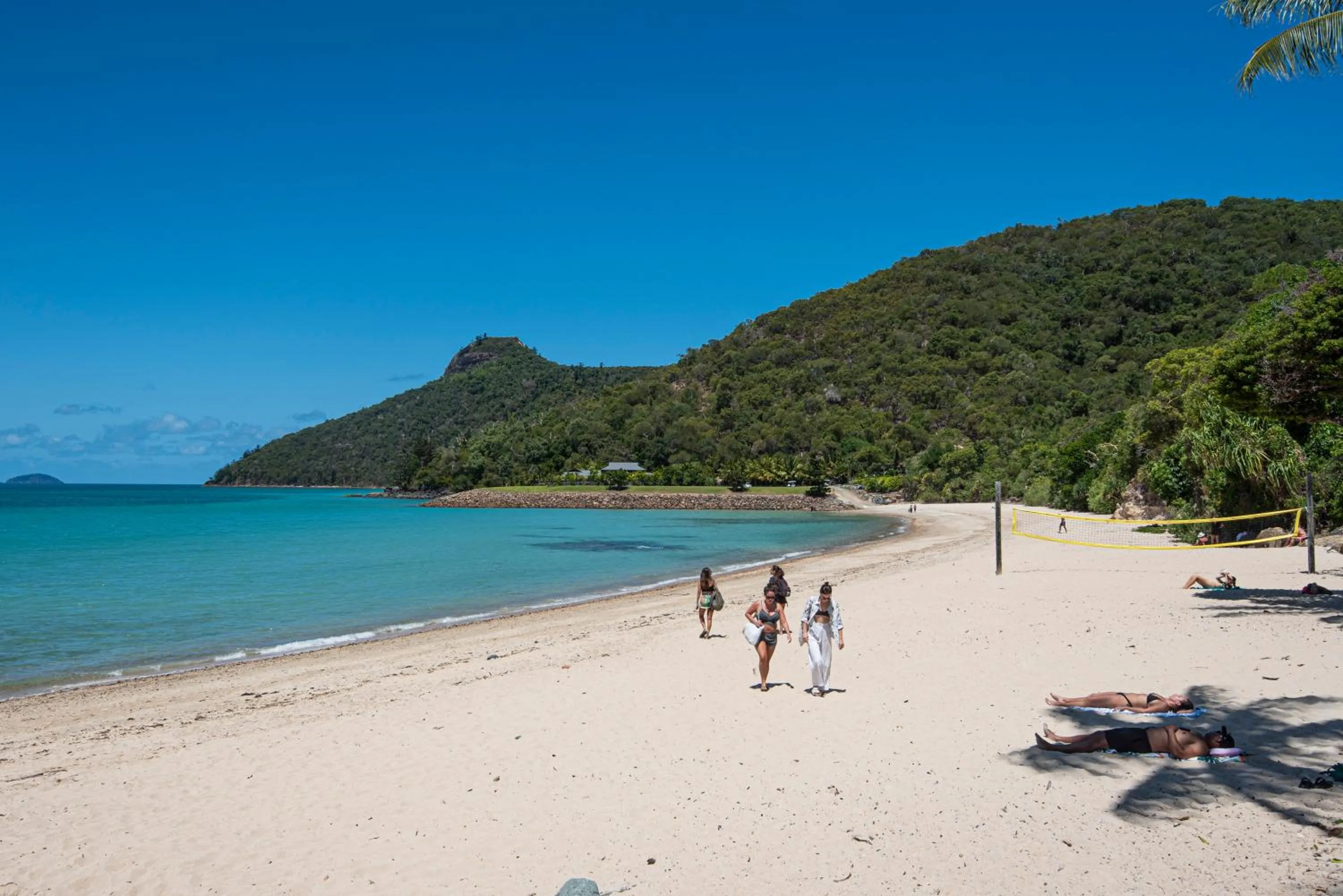 Beach in Lagoon Beachfront Lodge 202 on Hamilton Island by HamoRent