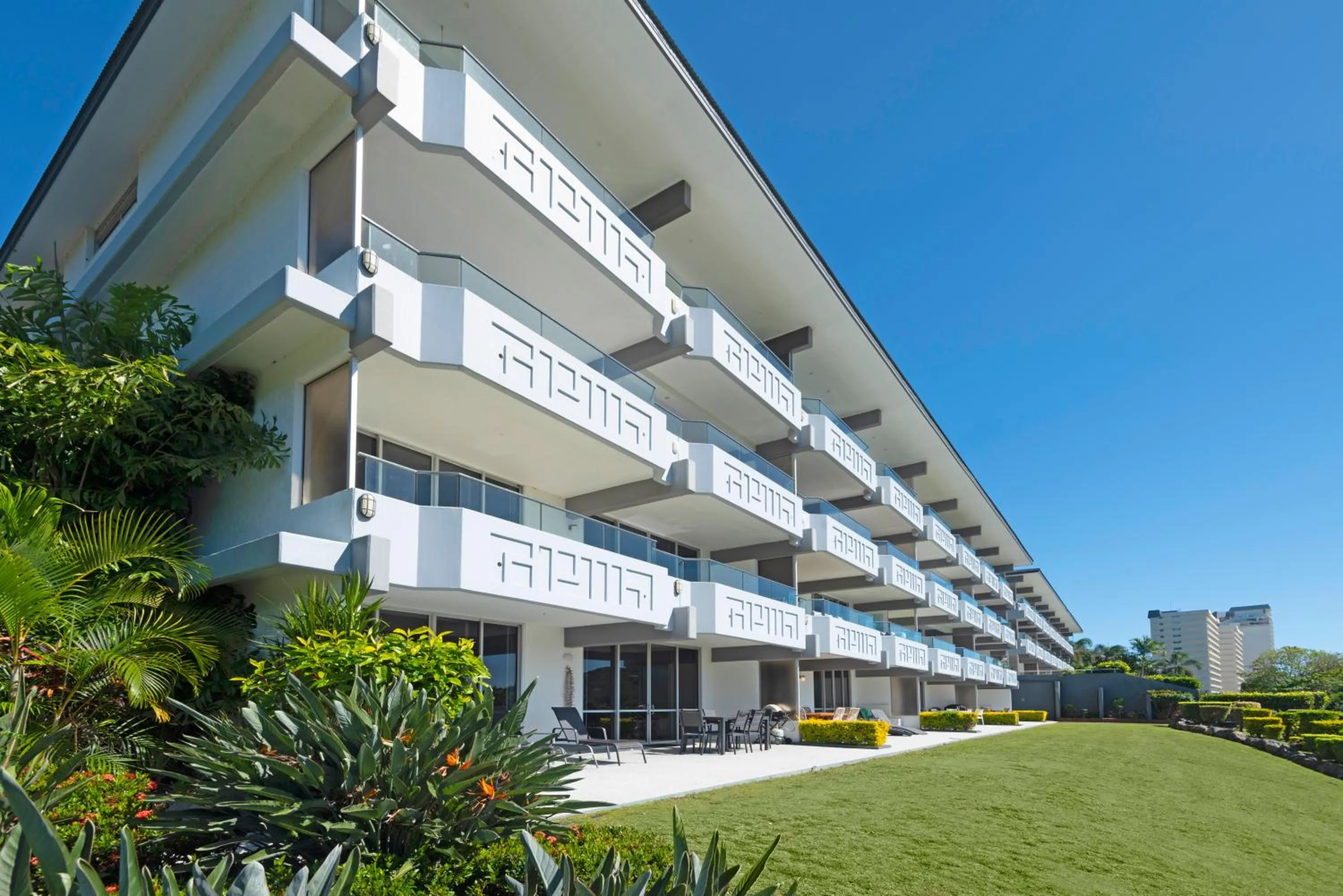 Property building in Lagoon Beachfront Lodge 202 on Hamilton Island by HamoRent