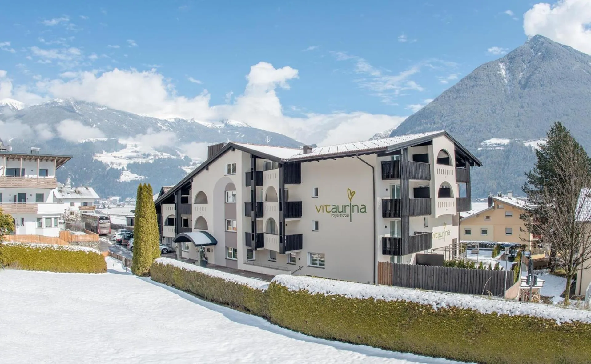 Facade/entrance in Vitaurina Royal Hotel