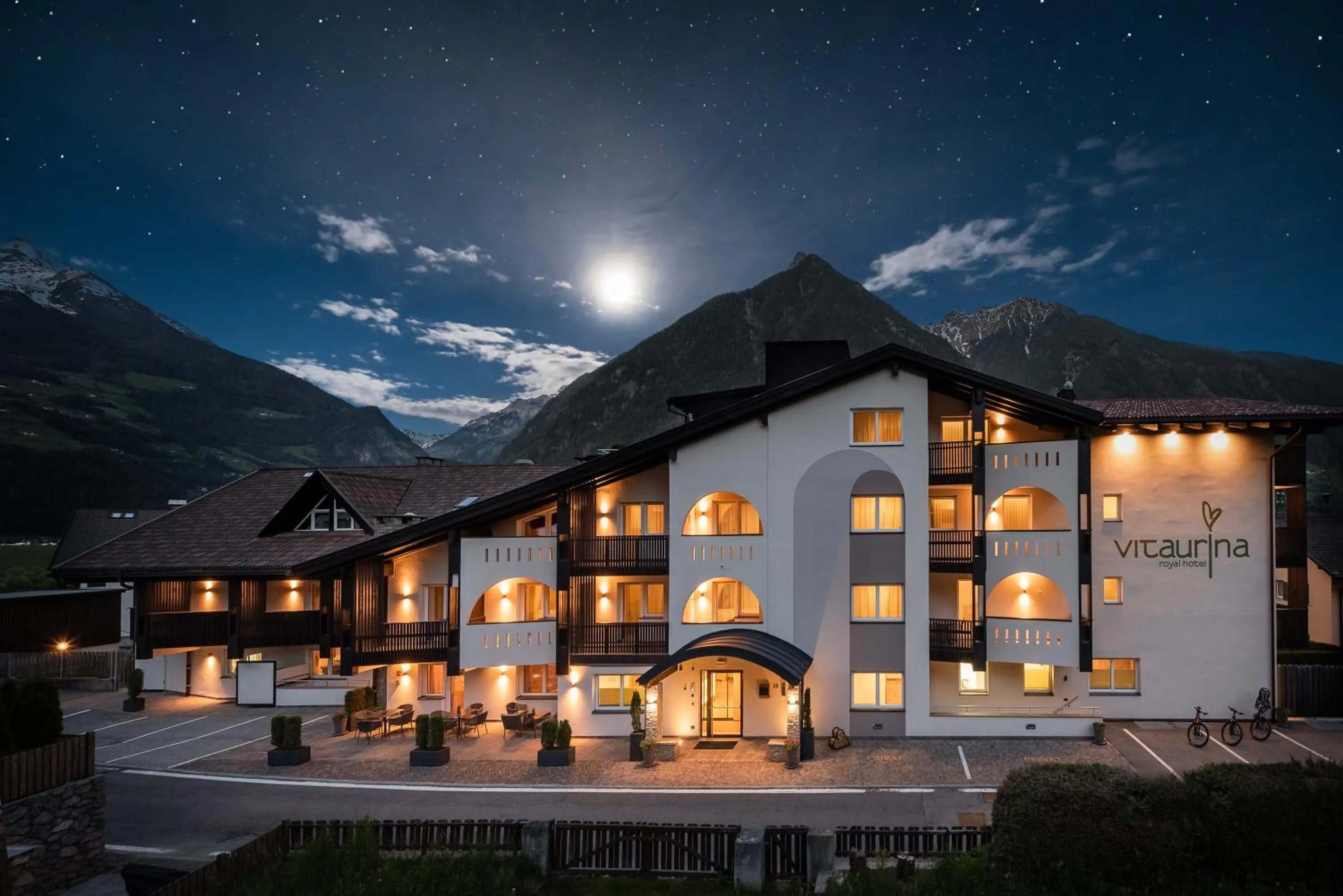 Property building in Vitaurina Royal Hotel