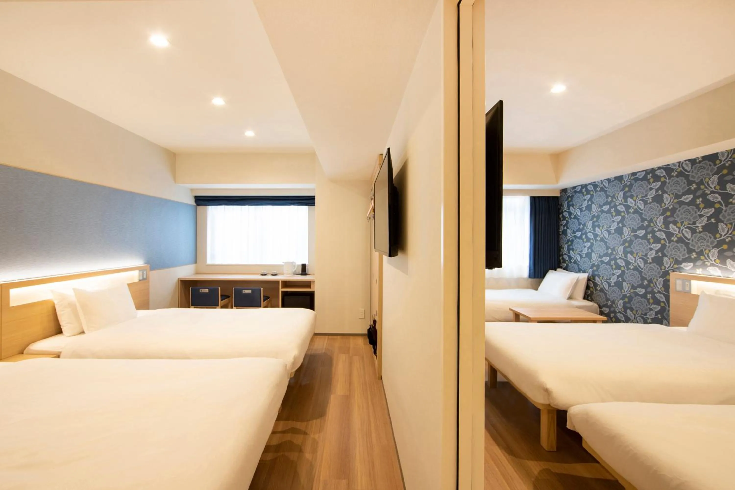 Bed in karaksa hotel TOKYO STATION