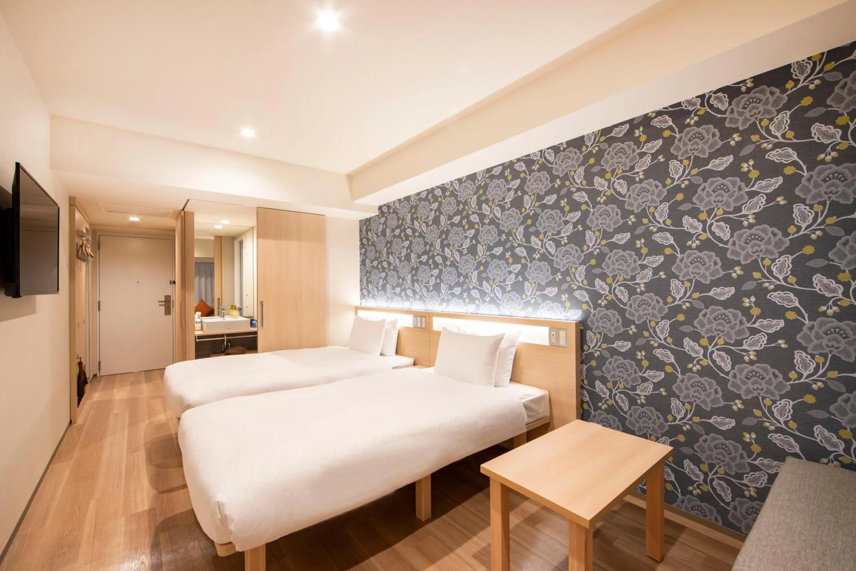 Bed in karaksa hotel TOKYO STATION