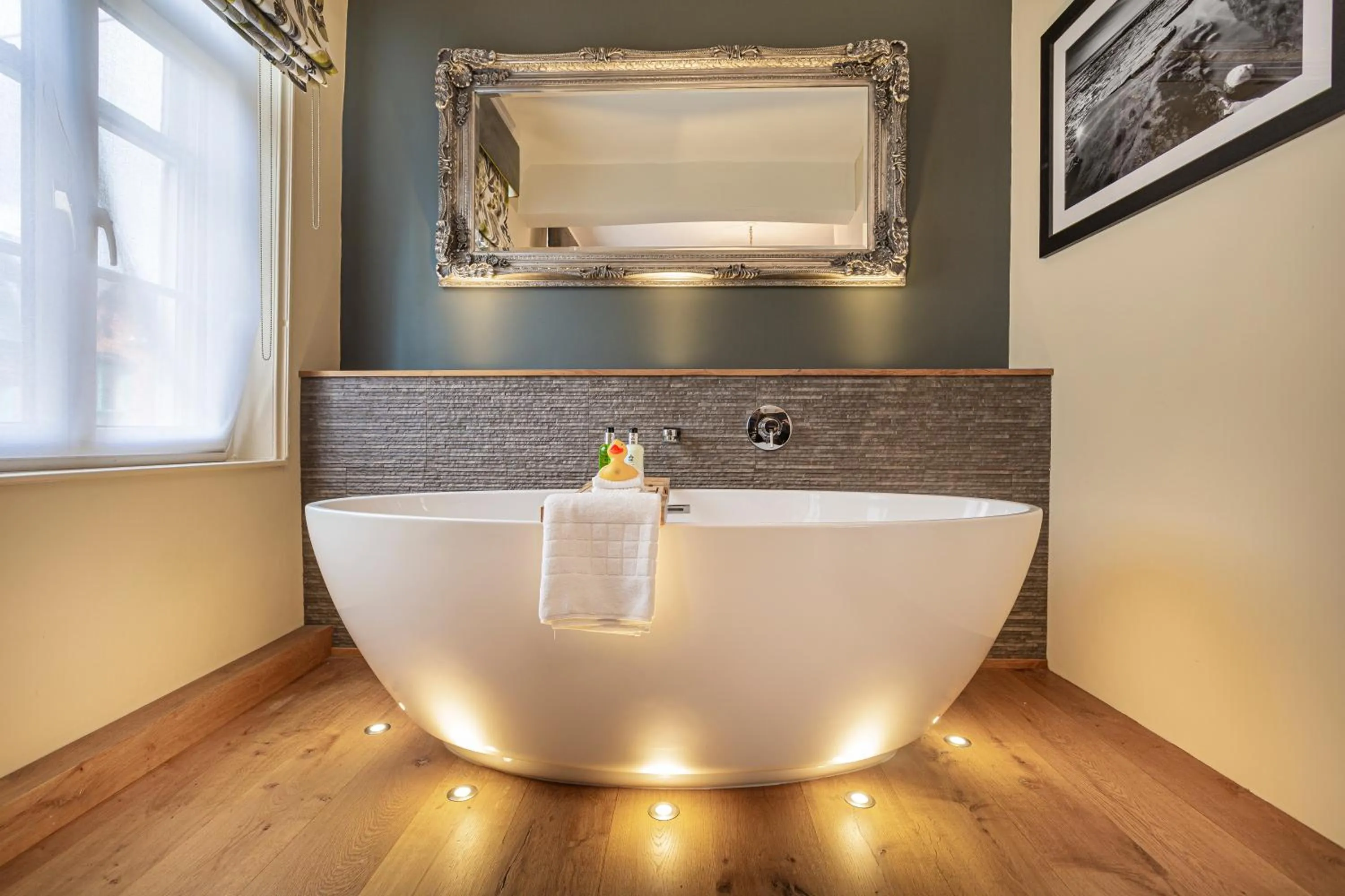 Bath in The Royal Oak Hotel, Welshpool - The Coaching Inn Group