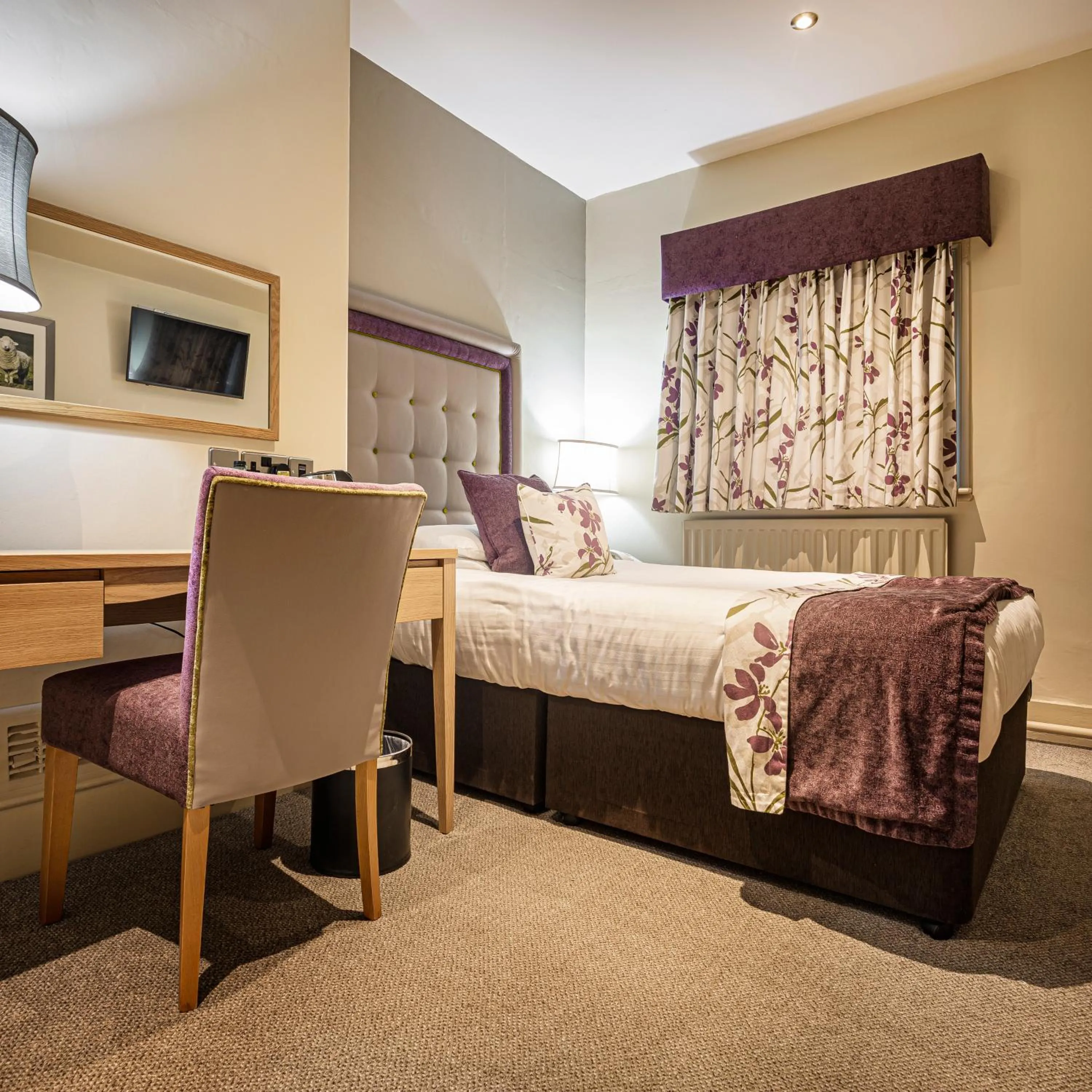 Bed in The Royal Oak Hotel, Welshpool - The Coaching Inn Group