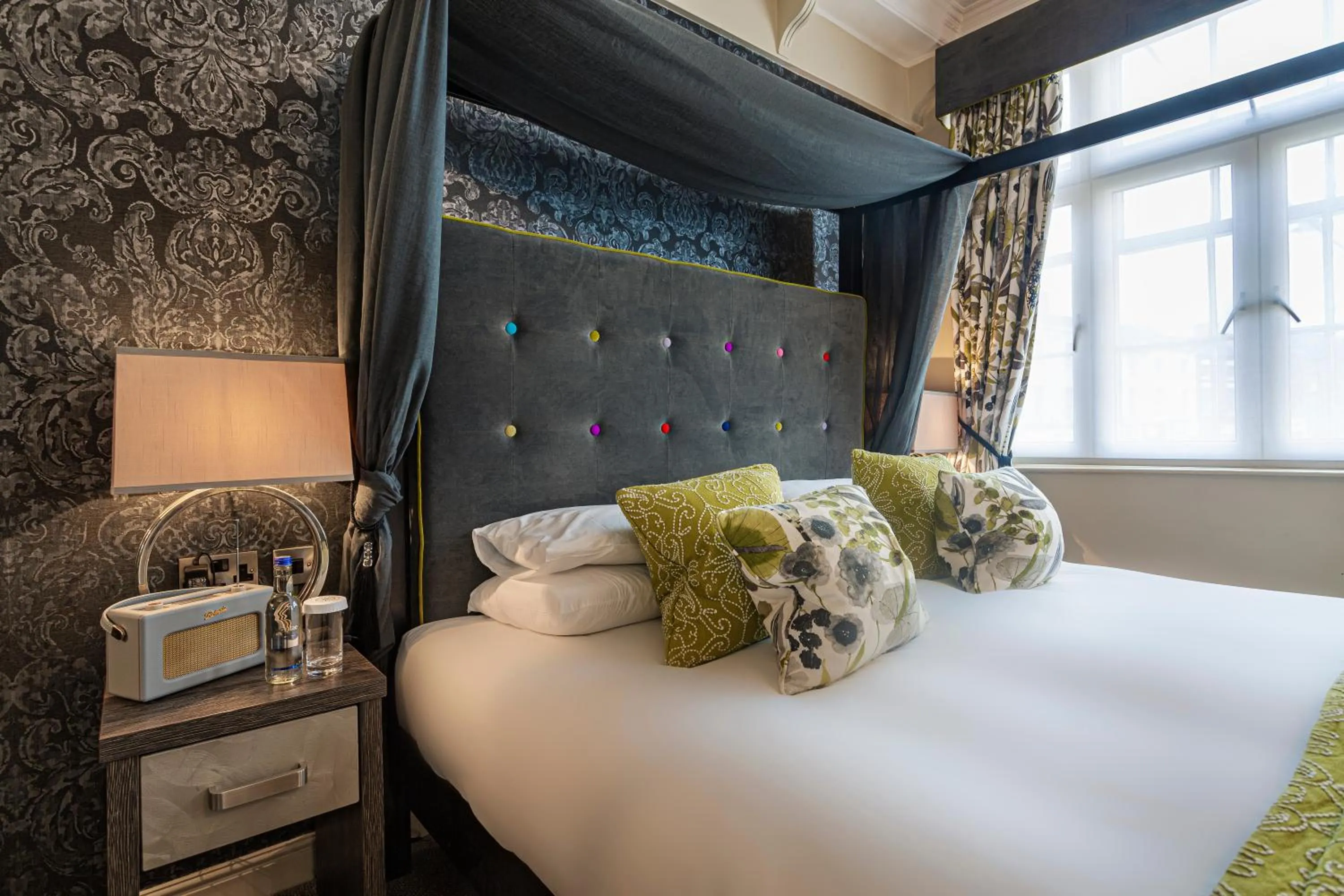 Bed in The Royal Oak Hotel, Welshpool - The Coaching Inn Group