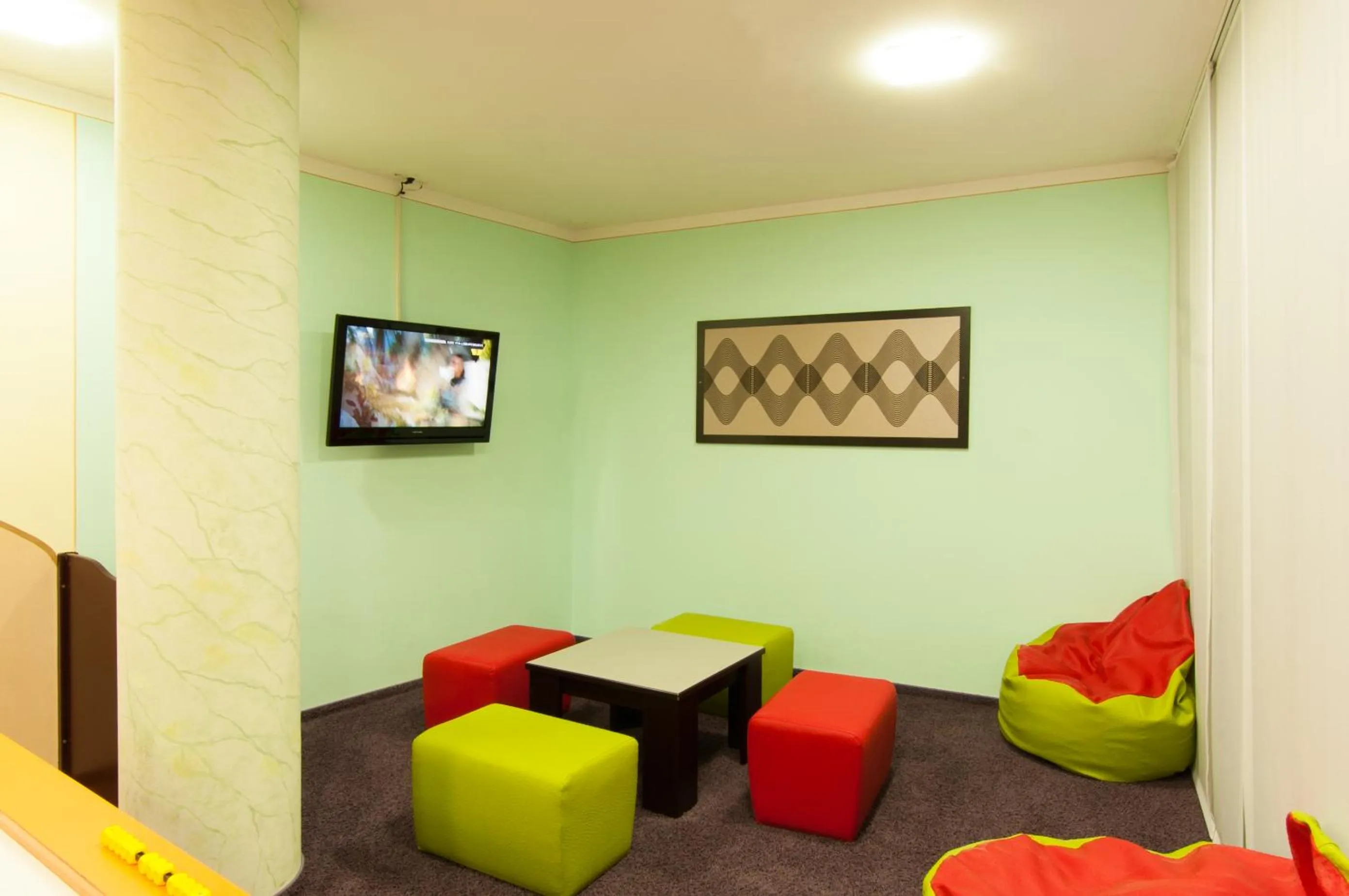 Communal lounge/ TV room in Hotel Engel