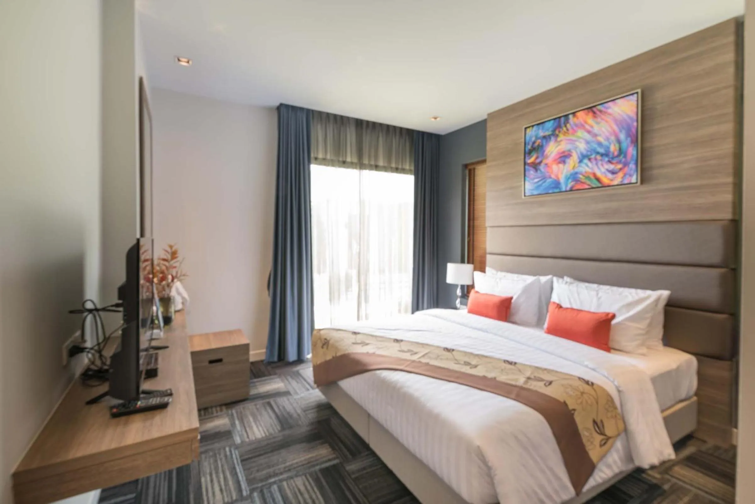 Bed in Green Ville Laguna Hotel