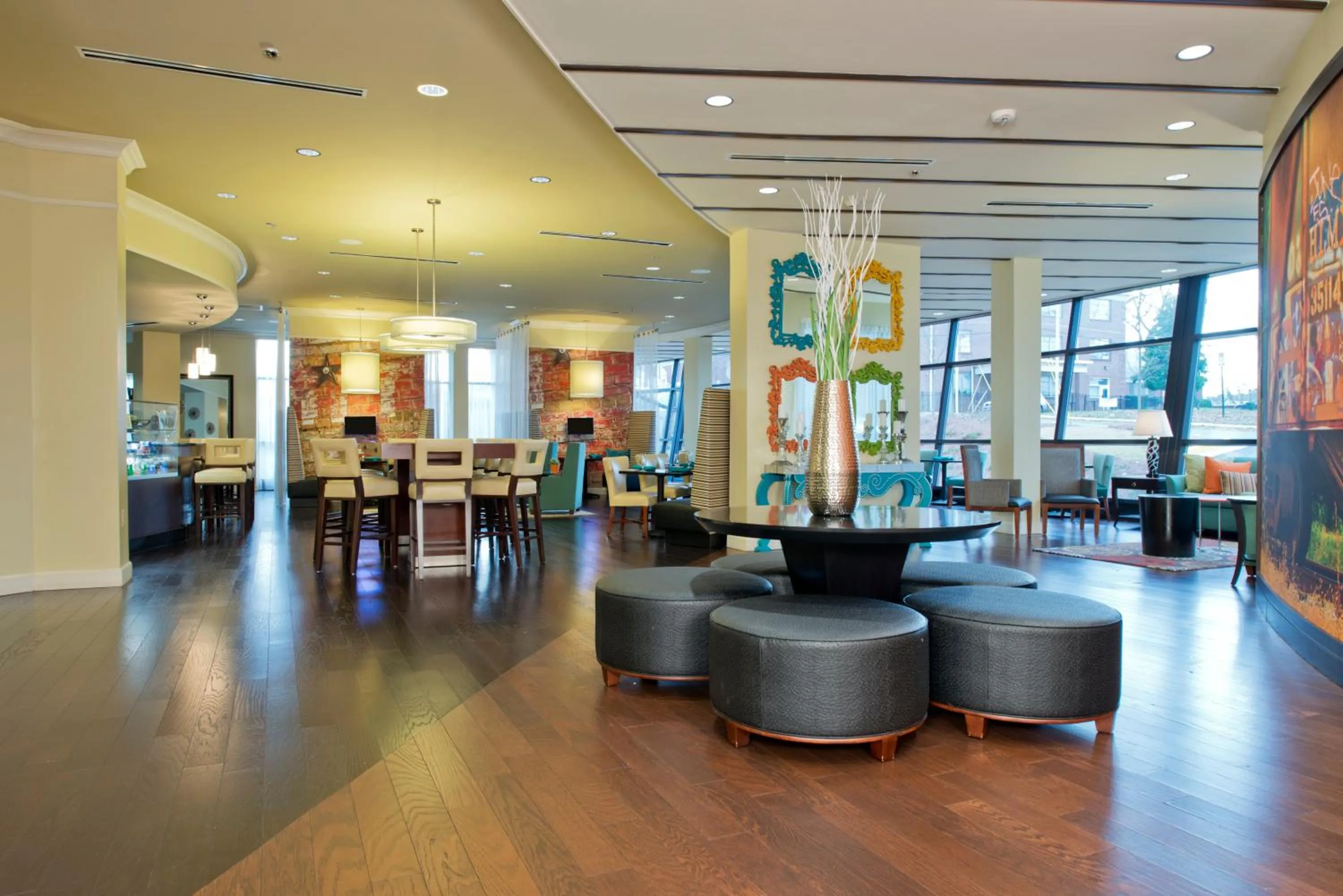 Lounge or bar in Hotel Indigo Atlanta Airport College Park by IHG