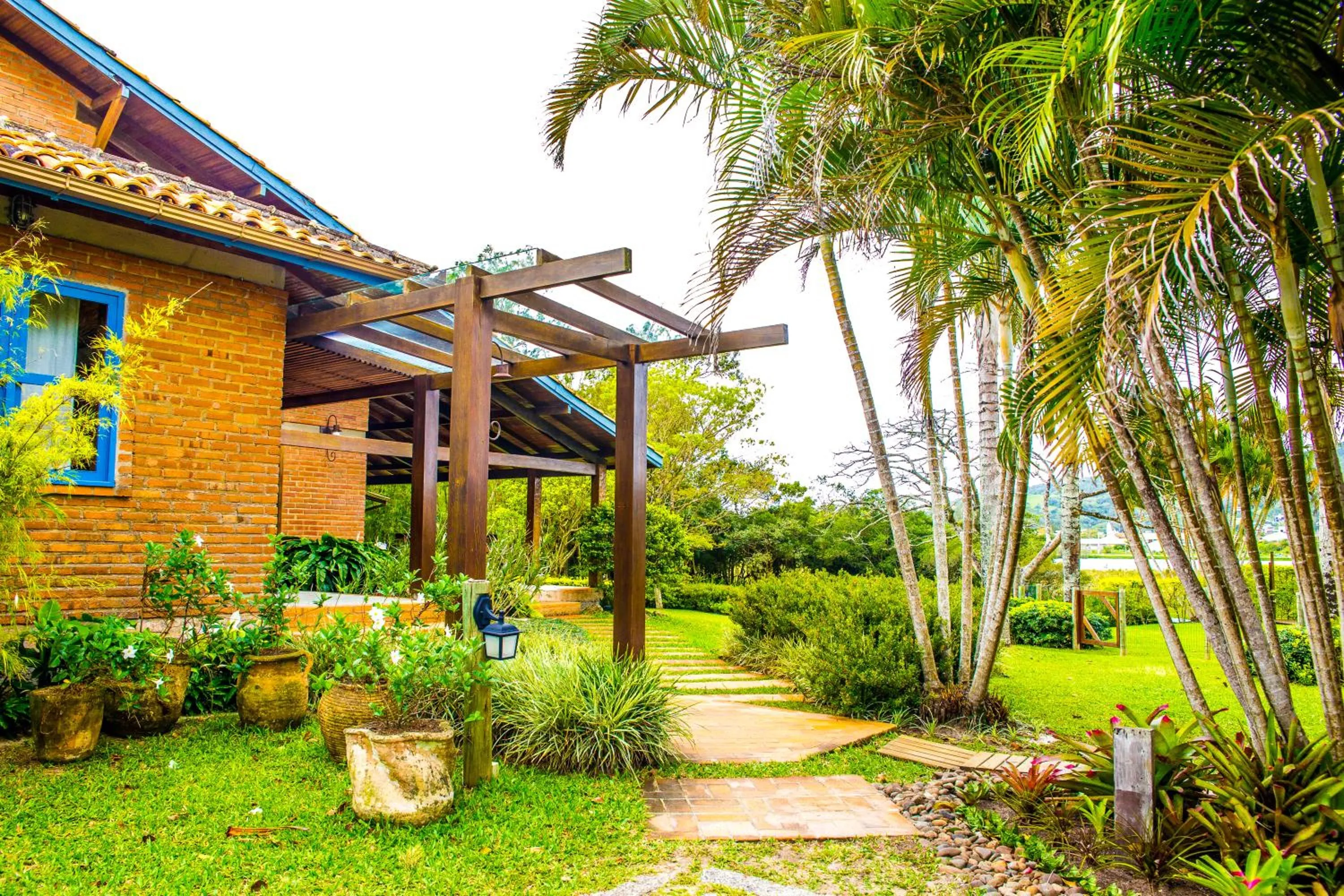 Garden in Hotel Pousada da Lagoa - Casa Californiana