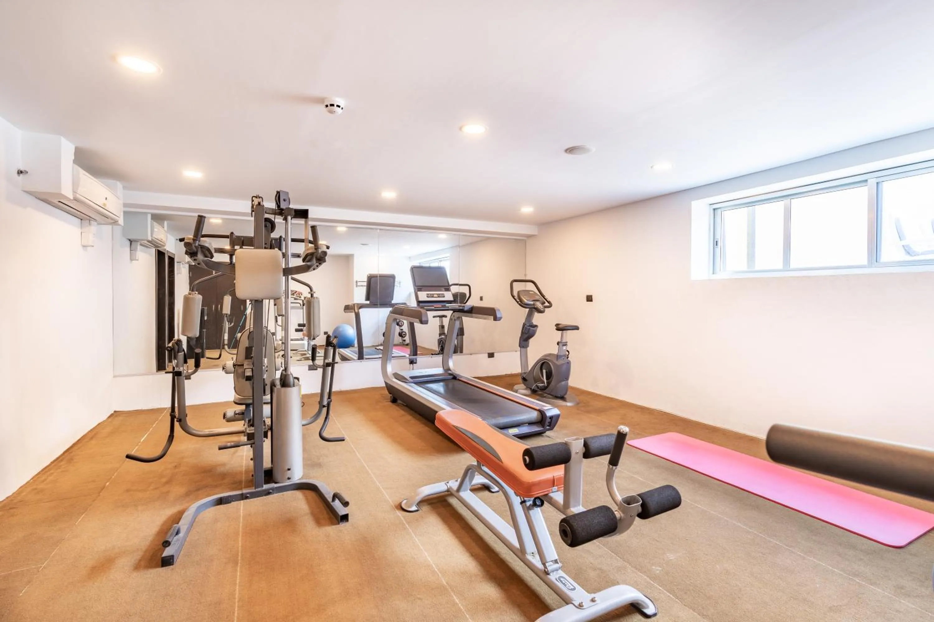 Fitness centre/facilities in Soaltee Westend Premier