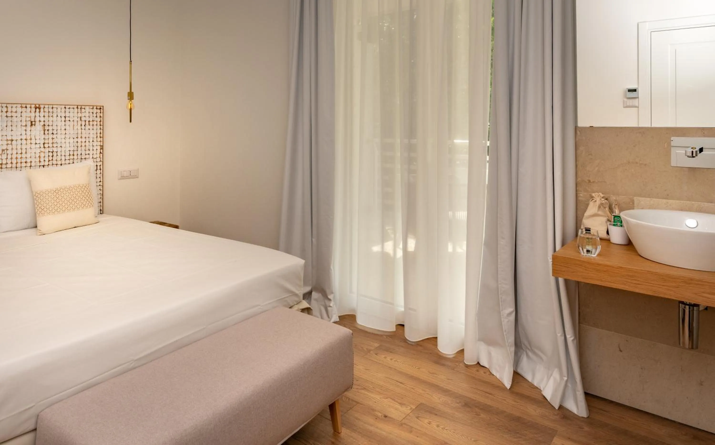 Bed in Iancu Charme Apartments