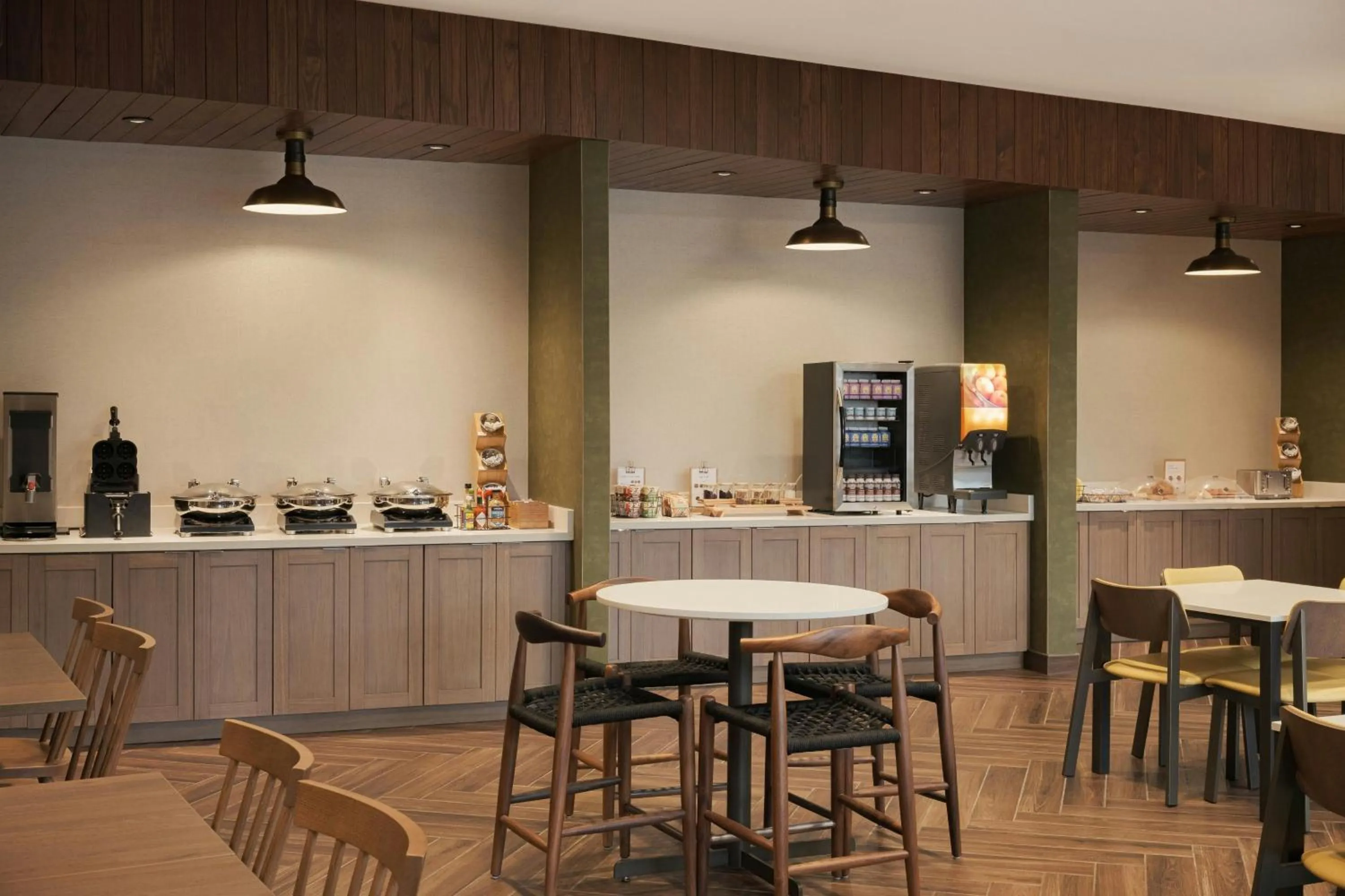 Breakfast in Fairfield Inn & Suites by Marriott Lexington Georgetown/College Inn