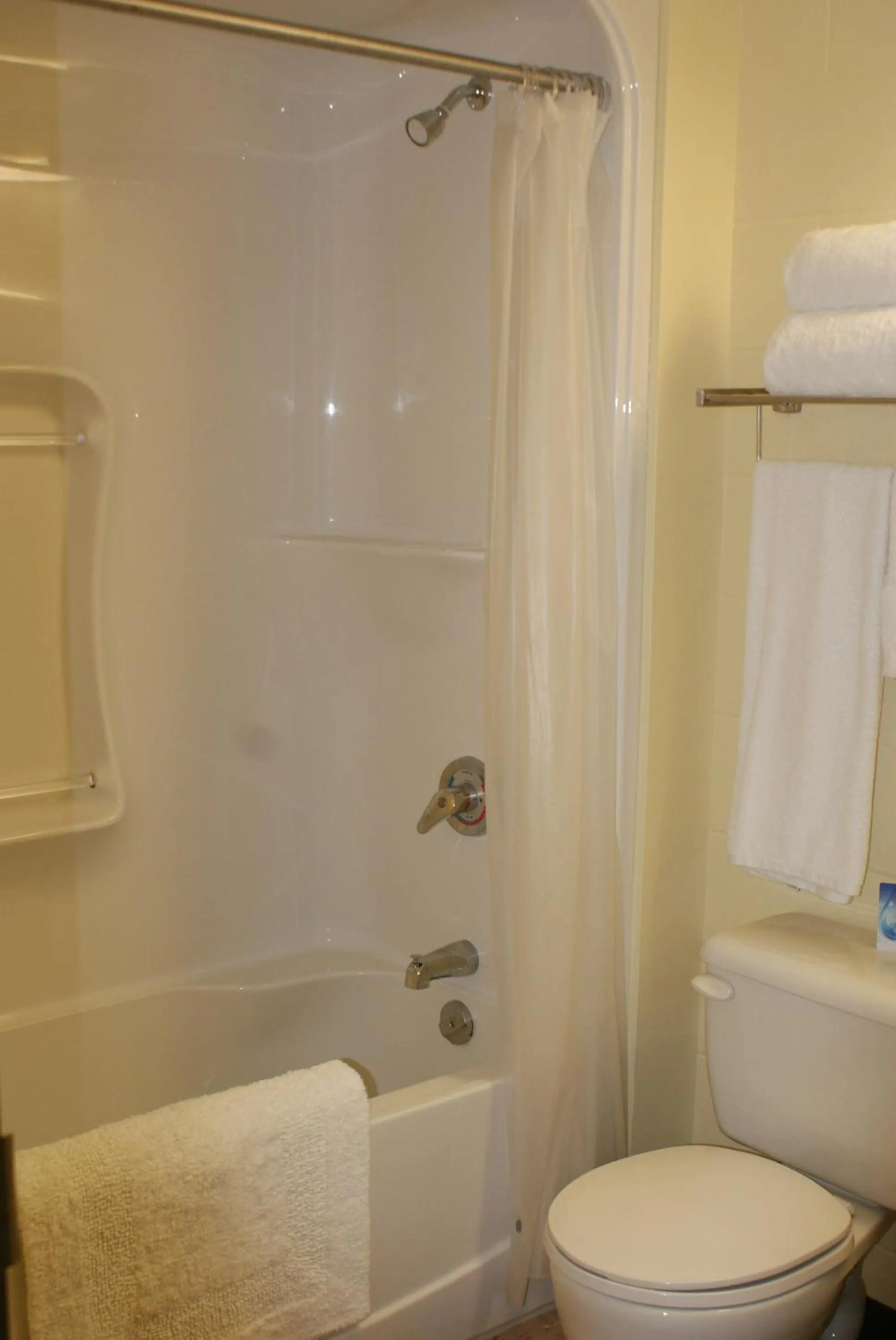 Shower in Residence & Conference Centre - Sudbury West