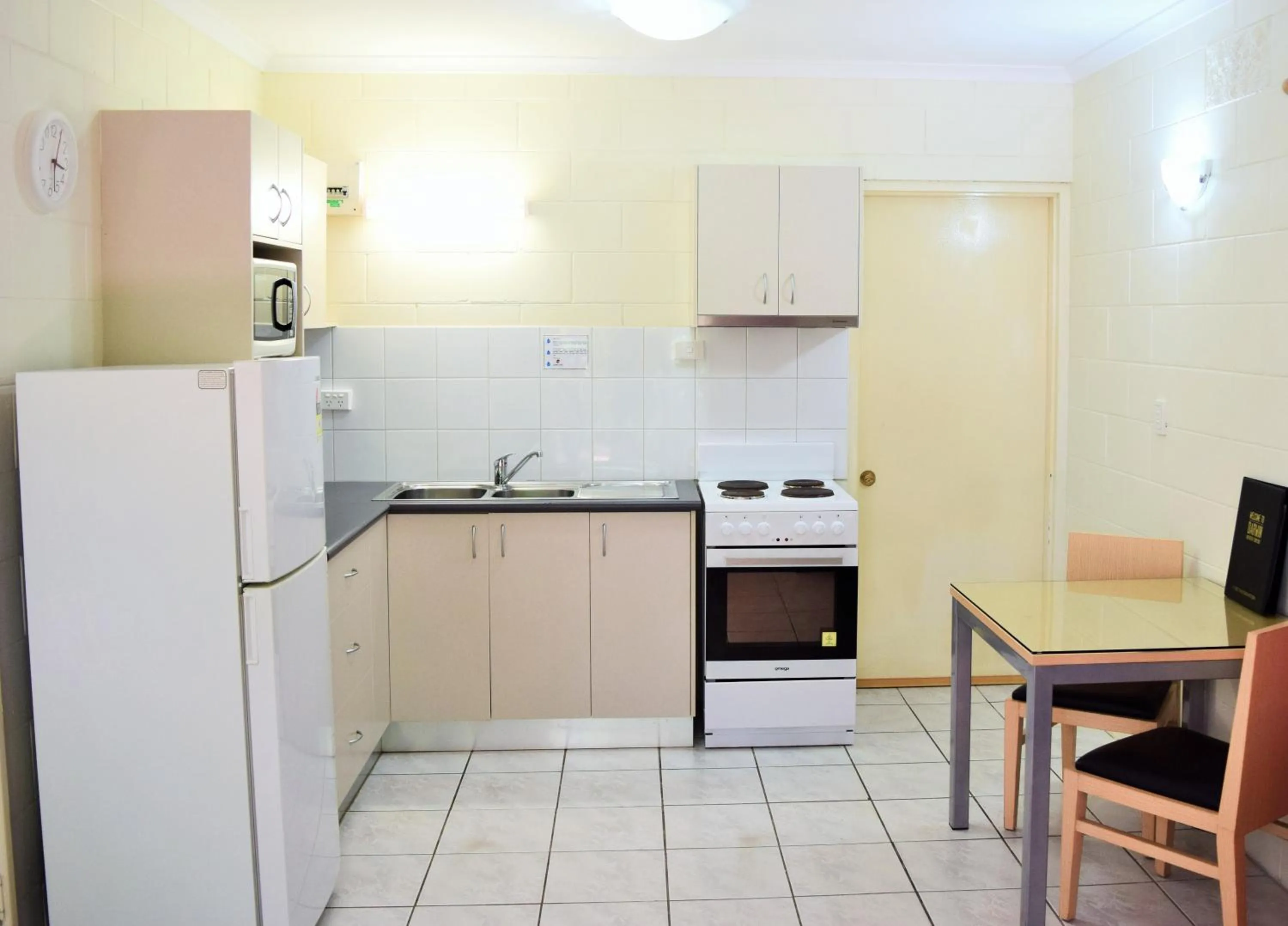 kitchen in Coconut Grove Holiday Apartments
