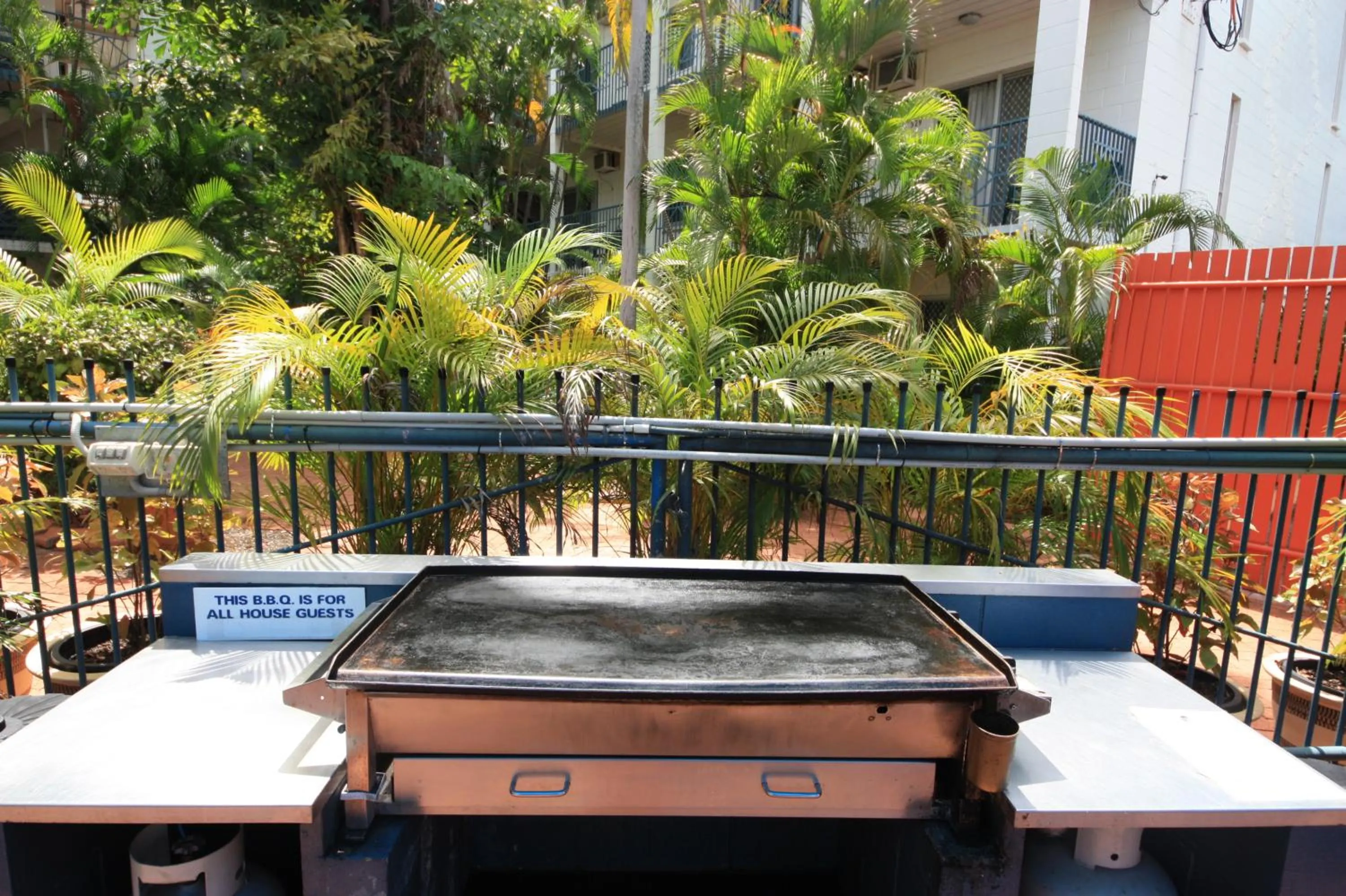 BBQ facilities in Coconut Grove Holiday Apartments