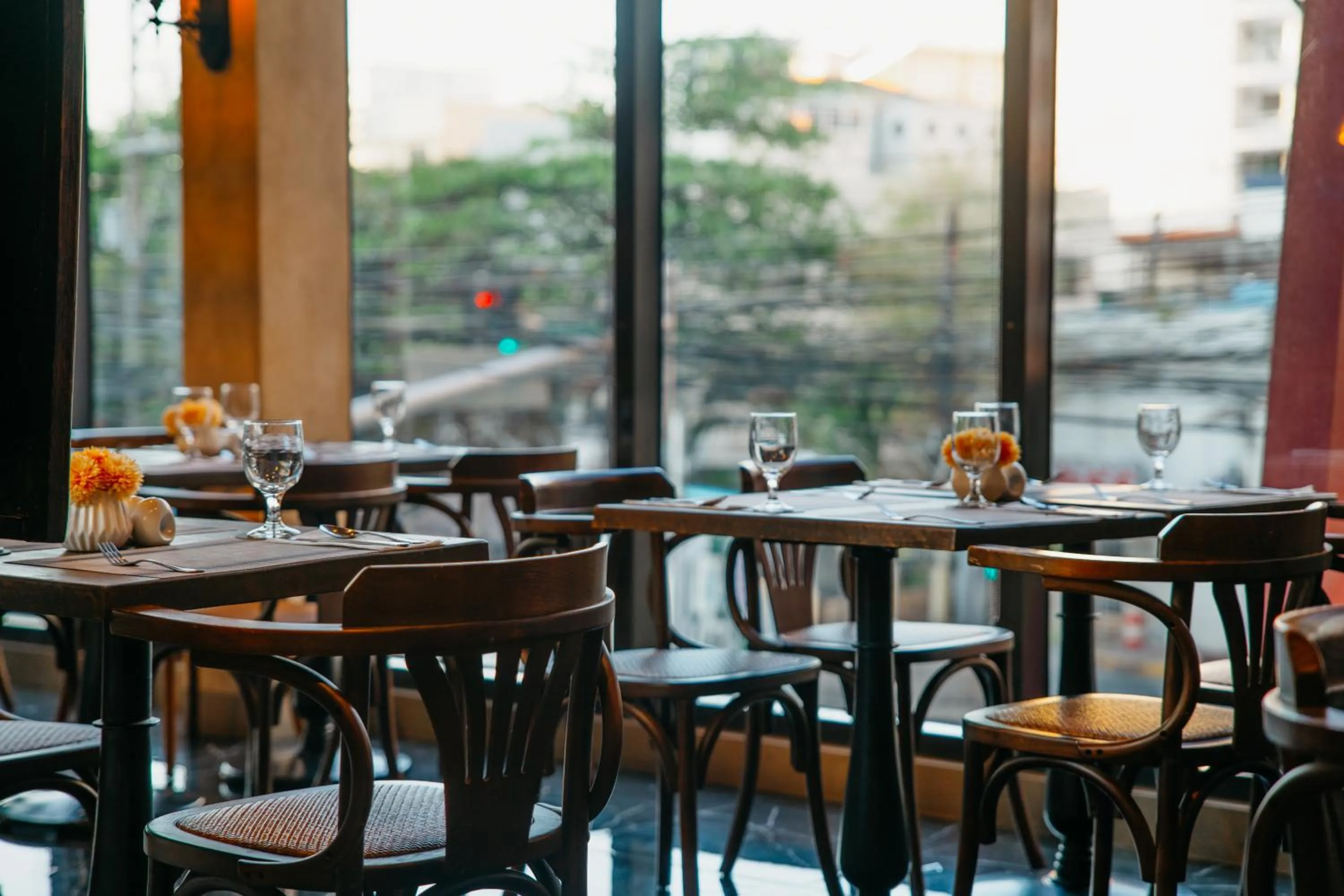 Breakfast in 1898 Hotel Colonia En Las Filipinas