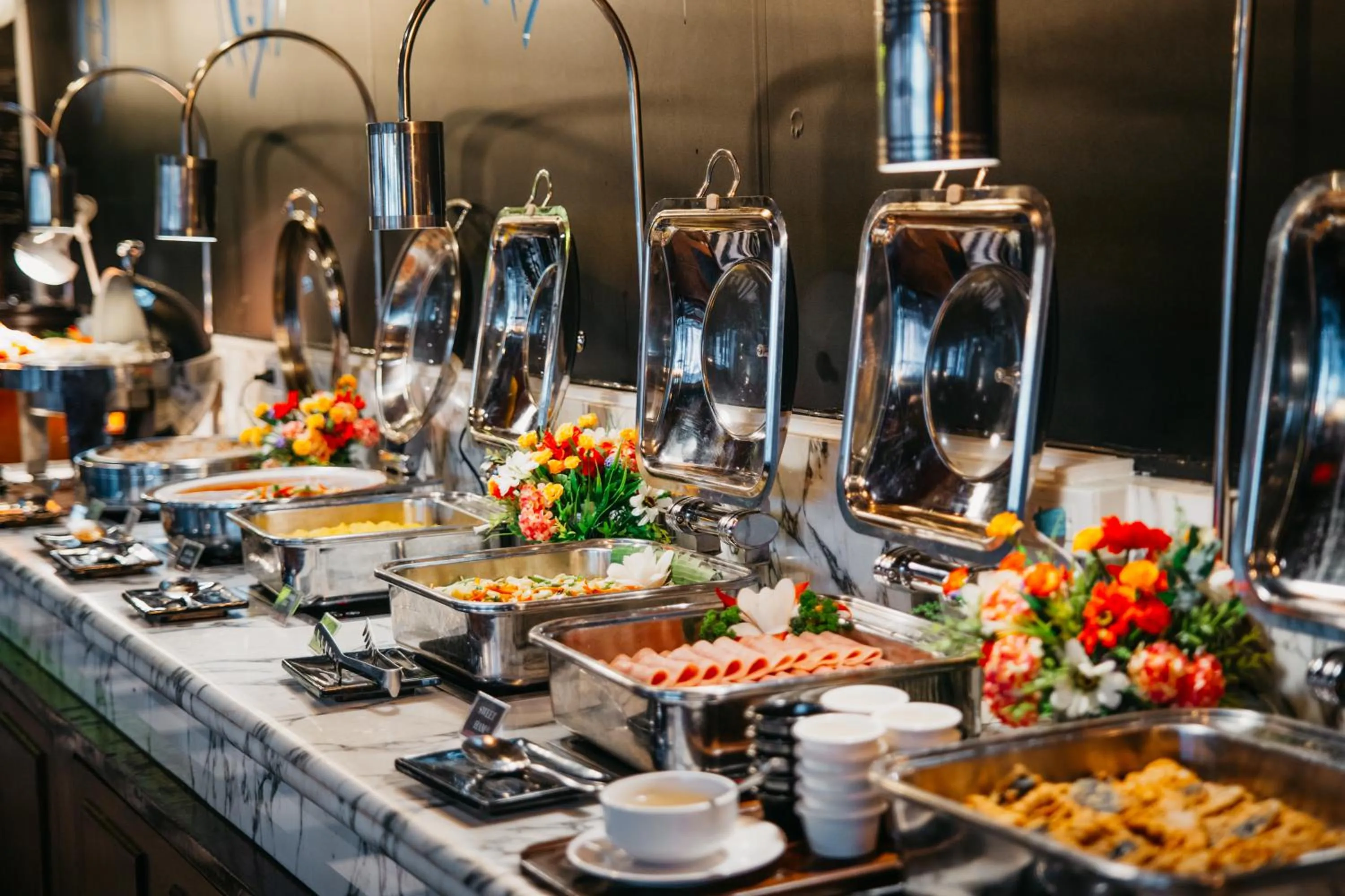 Breakfast in 1898 Hotel Colonia En Las Filipinas