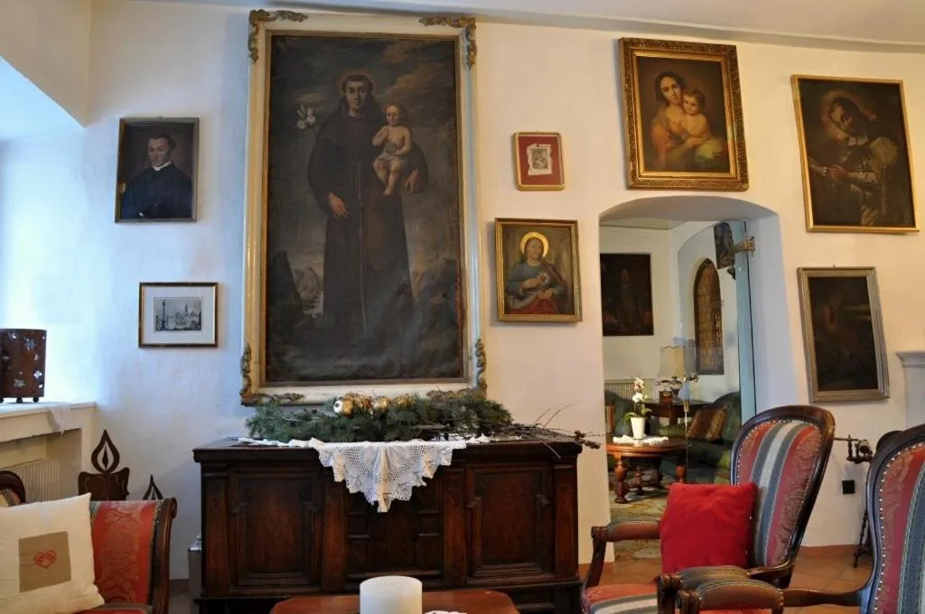 Decorative detail in Hotel Ansitz Kandelburg