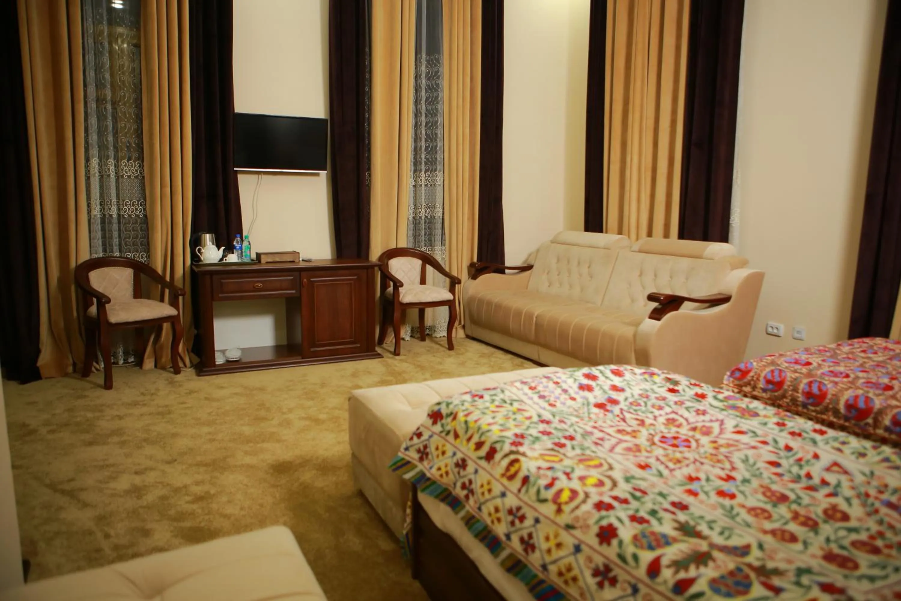 Bed in Boulevard Palace Hotel